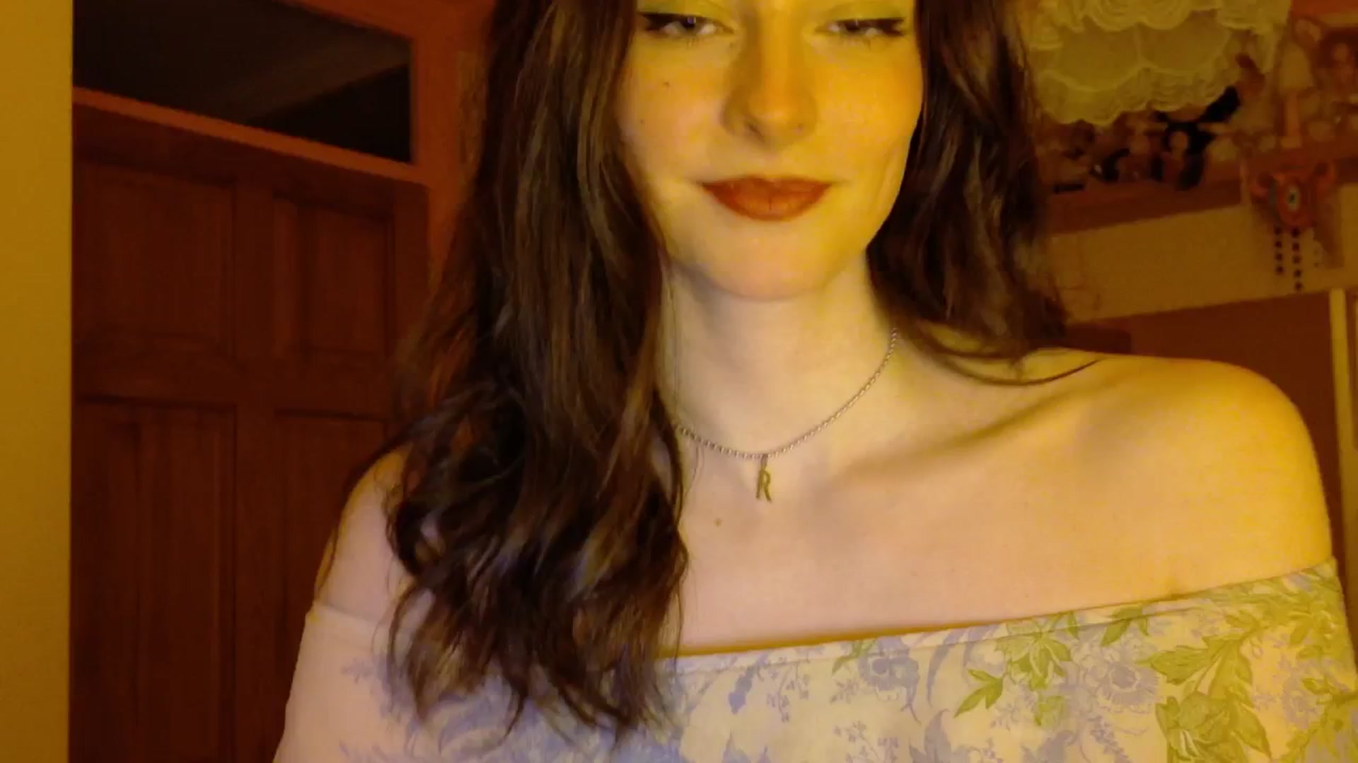 Gallery image thumbnail from sylksiren's myfreecams stream on, 04/18/2025, 21:09 image 11 of 20