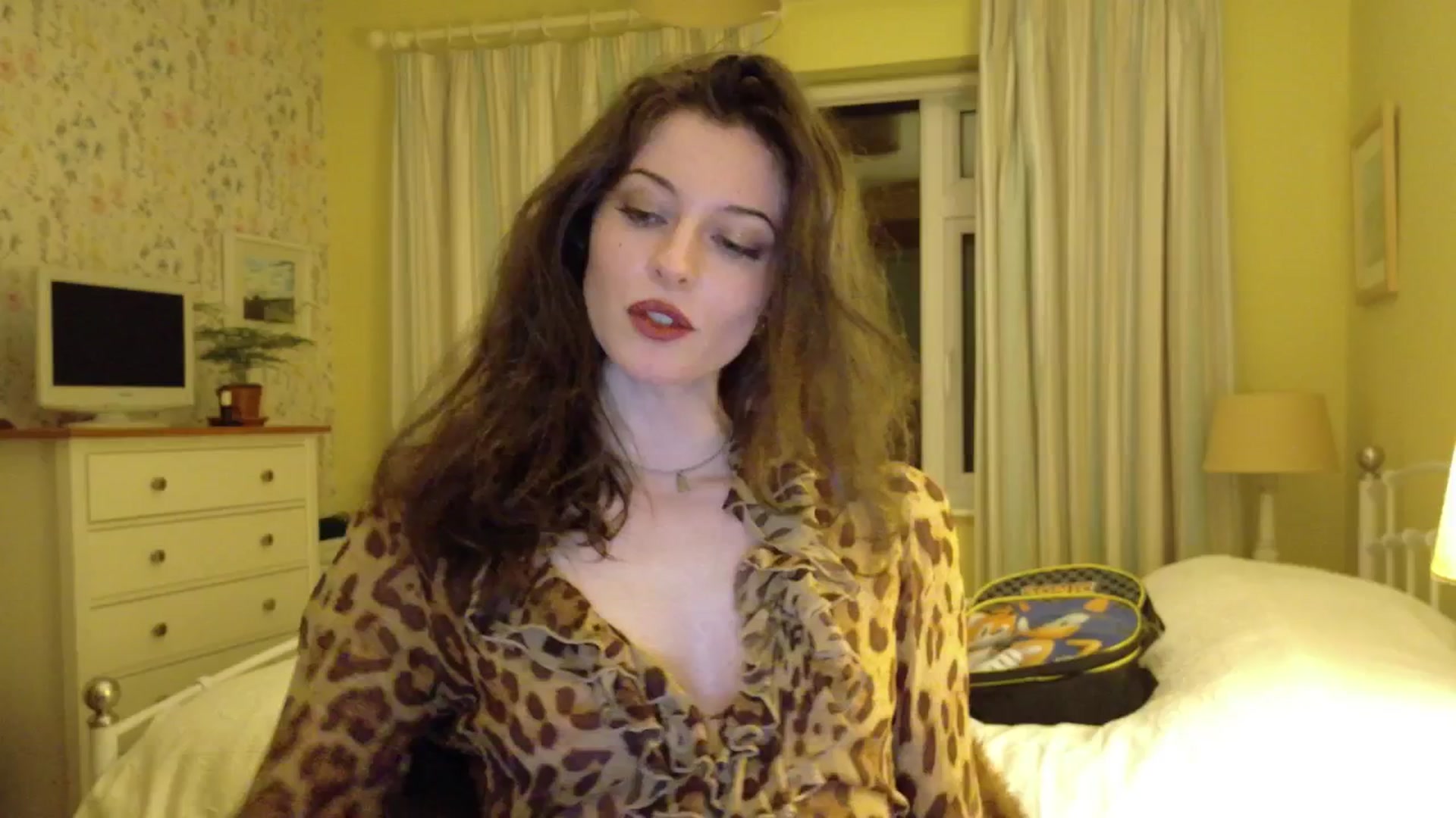 Gallery image thumbnail from sylksiren's myfreecams stream on, 04/26/2025, 21:13 image 13 of 20