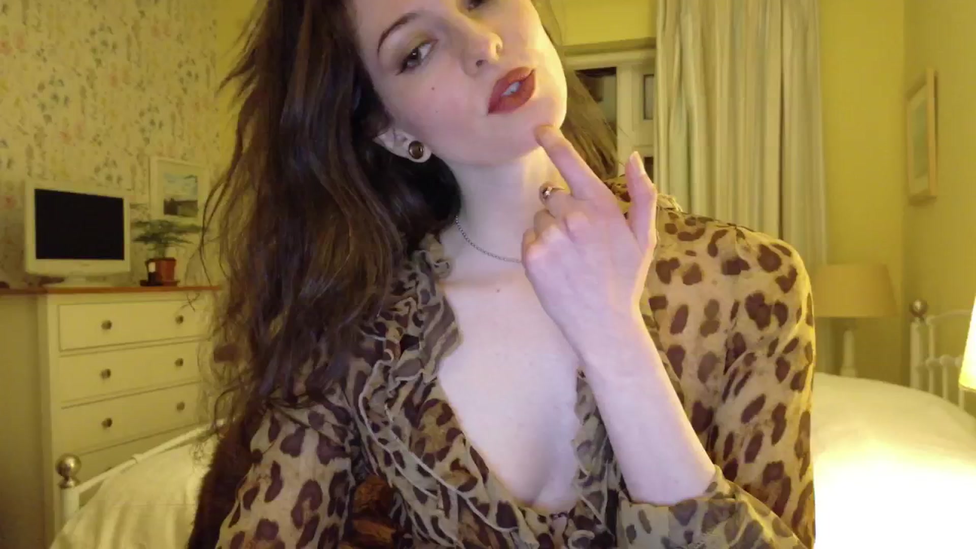 Gallery image thumbnail from sylksiren's myfreecams stream on, 04/26/2025, 21:13 image 11 of 20