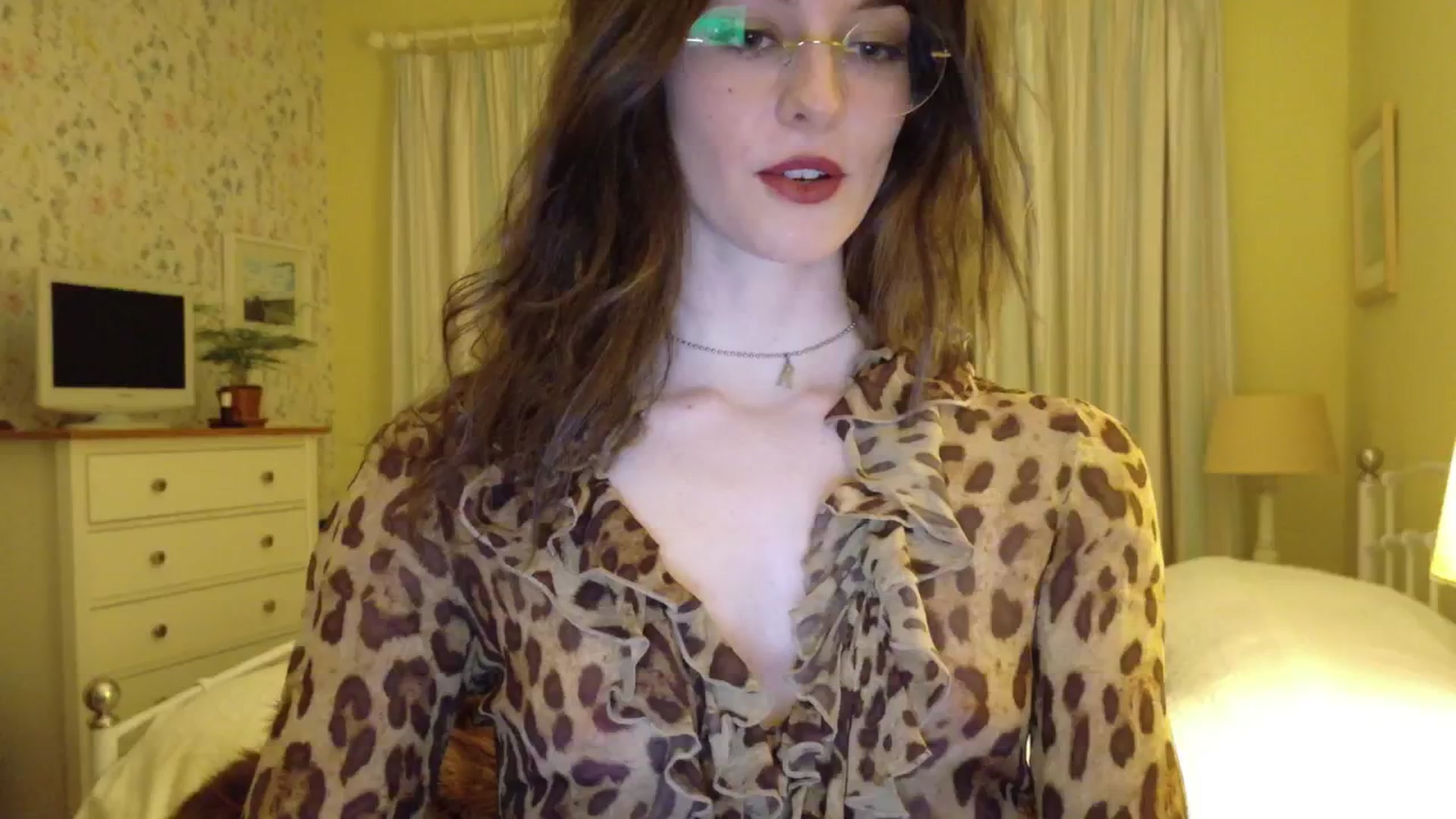 Gallery image thumbnail from sylksiren's myfreecams stream on, 04/26/2025, 21:13 image 6 of 20