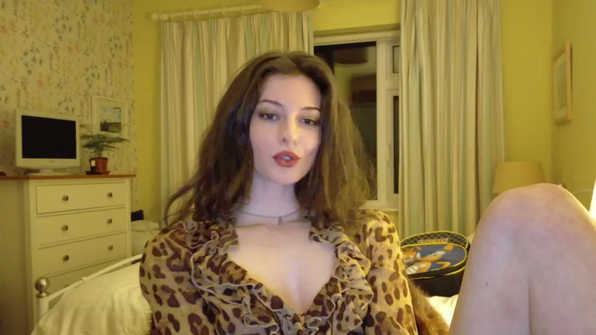 Gallery image thumbnail from sylksiren's myfreecams stream on, 04/26/2025, 21:13 image 10 of 20