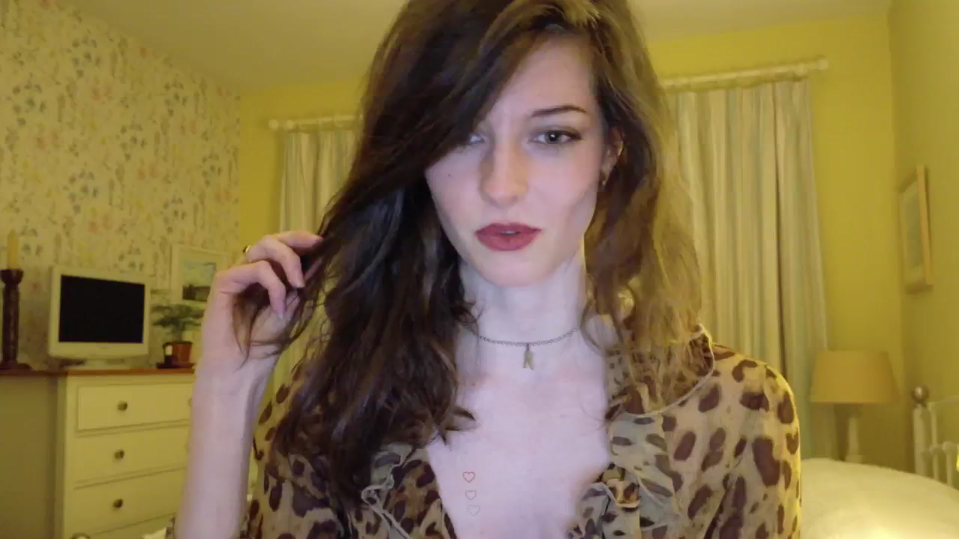 Gallery image thumbnail from sylksiren's myfreecams stream on, 04/26/2025, 22:05 image 12 of 20
