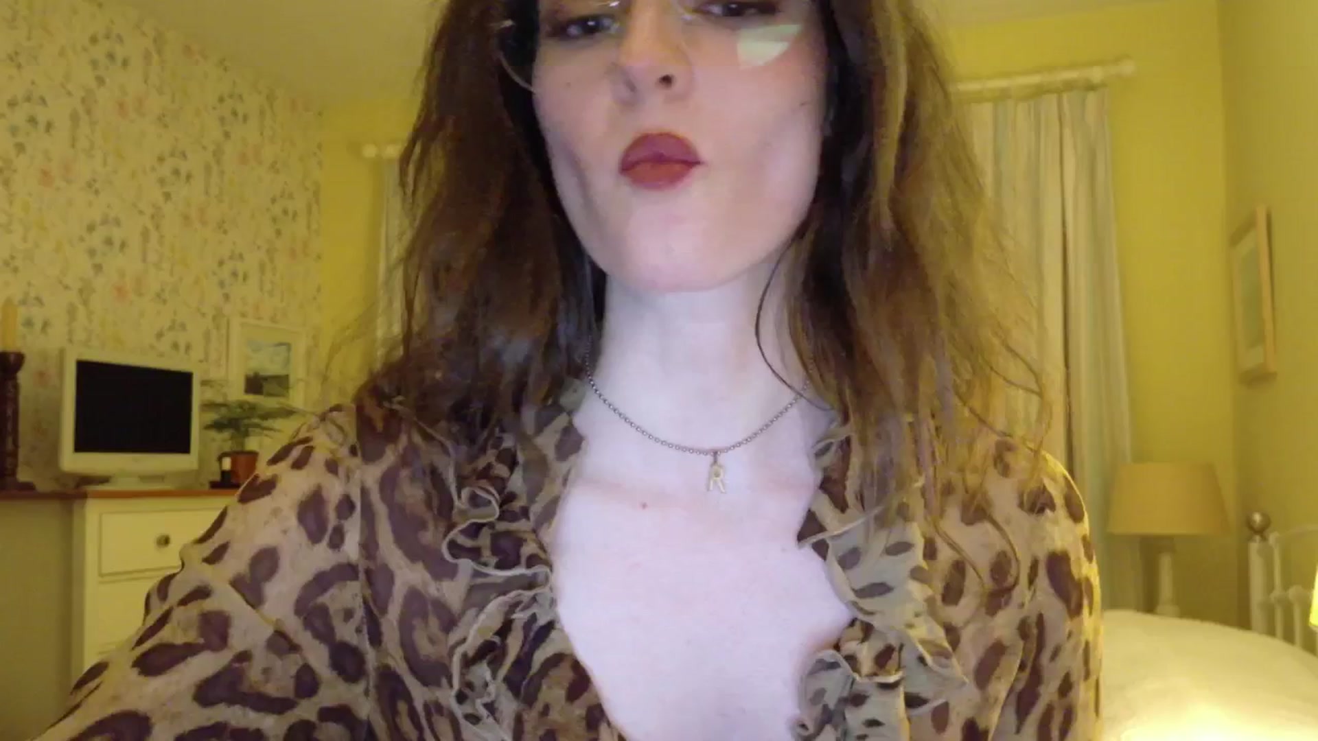 Gallery image thumbnail from sylksiren's myfreecams stream on, 04/26/2025, 22:05 image 3 of 20