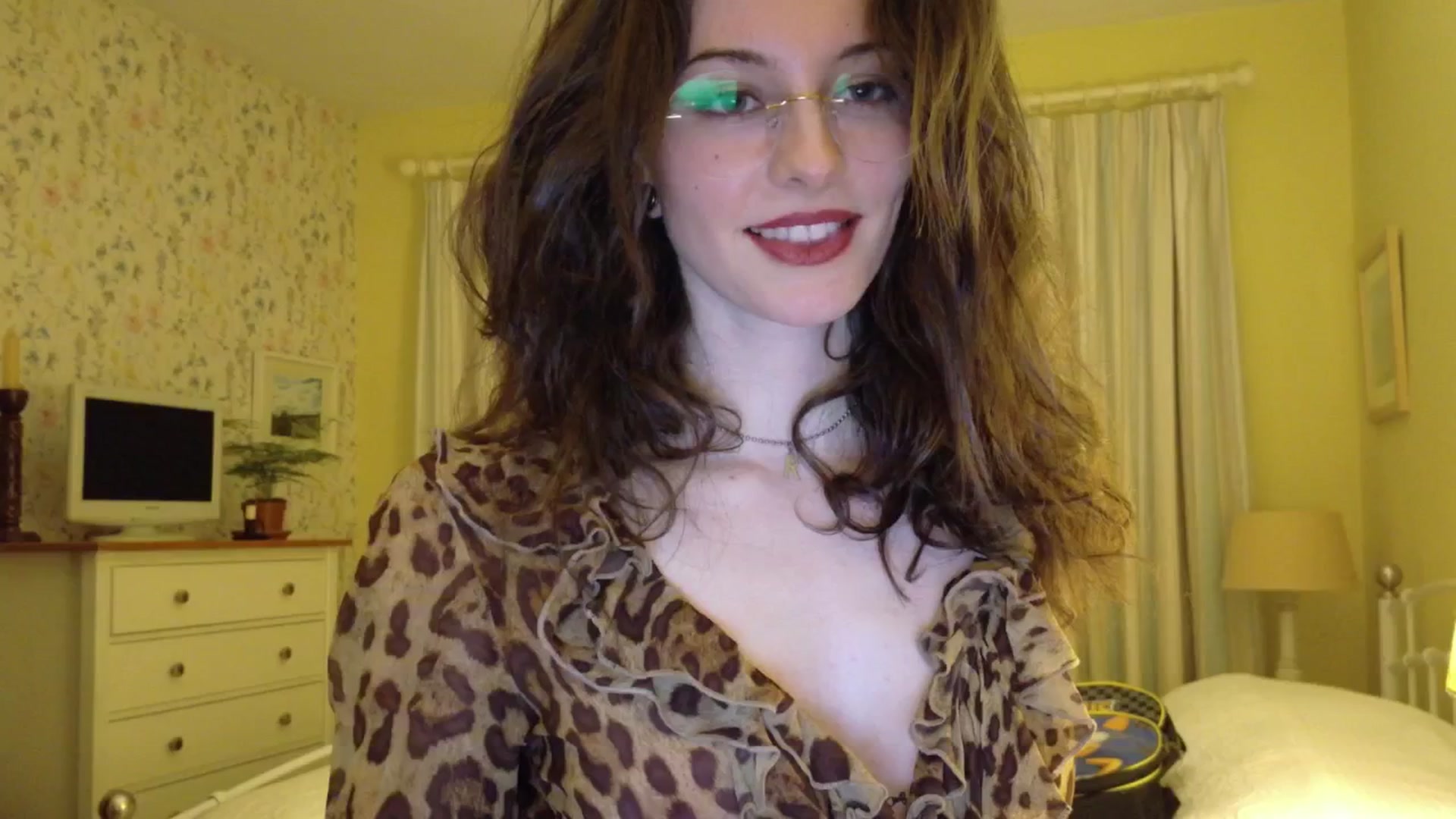 Gallery image thumbnail from sylksiren's myfreecams stream on, 04/26/2025, 22:05 image 6 of 20