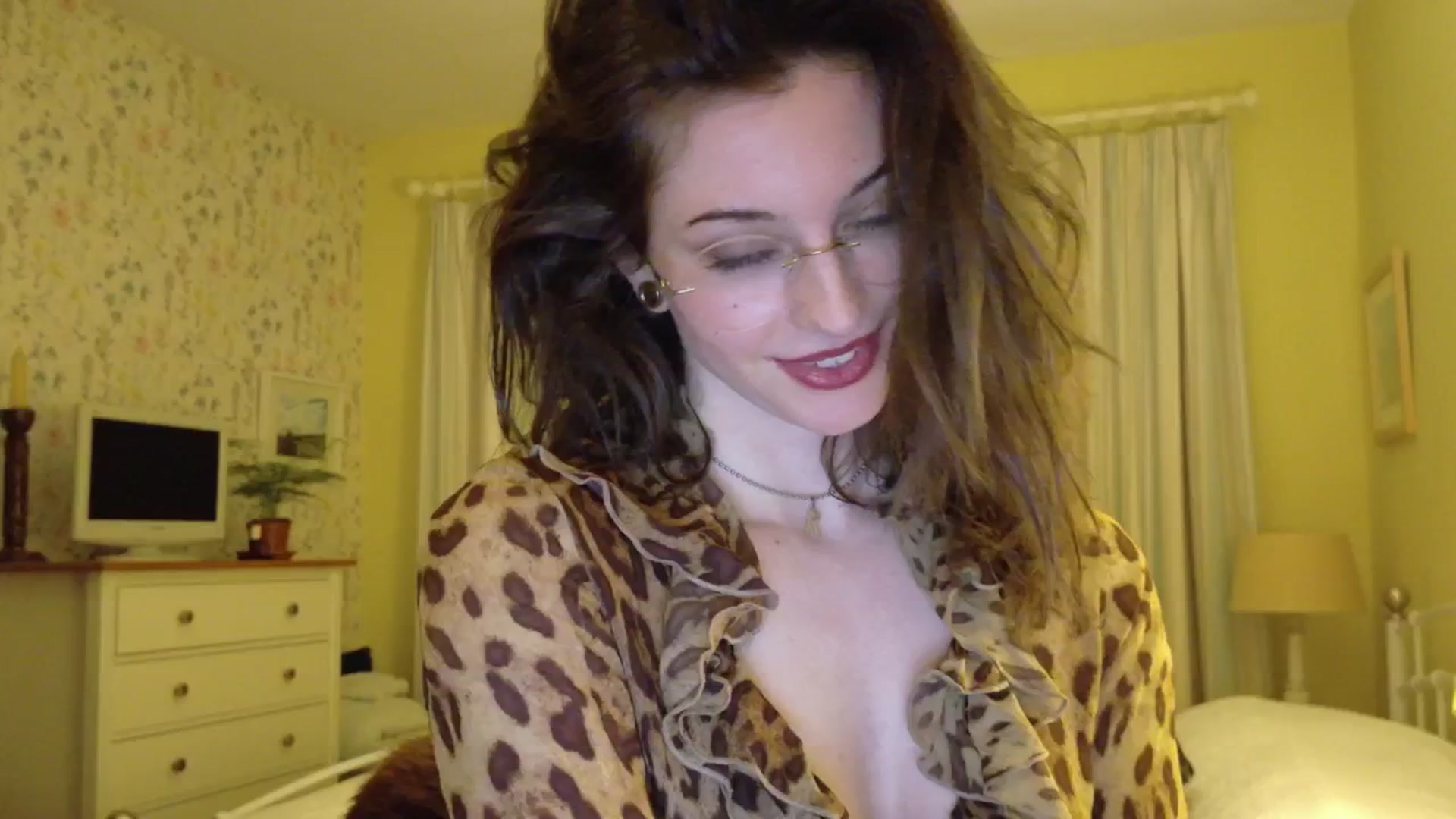 Gallery image thumbnail from sylksiren's myfreecams stream on, 04/26/2025, 22:05 image 9 of 20