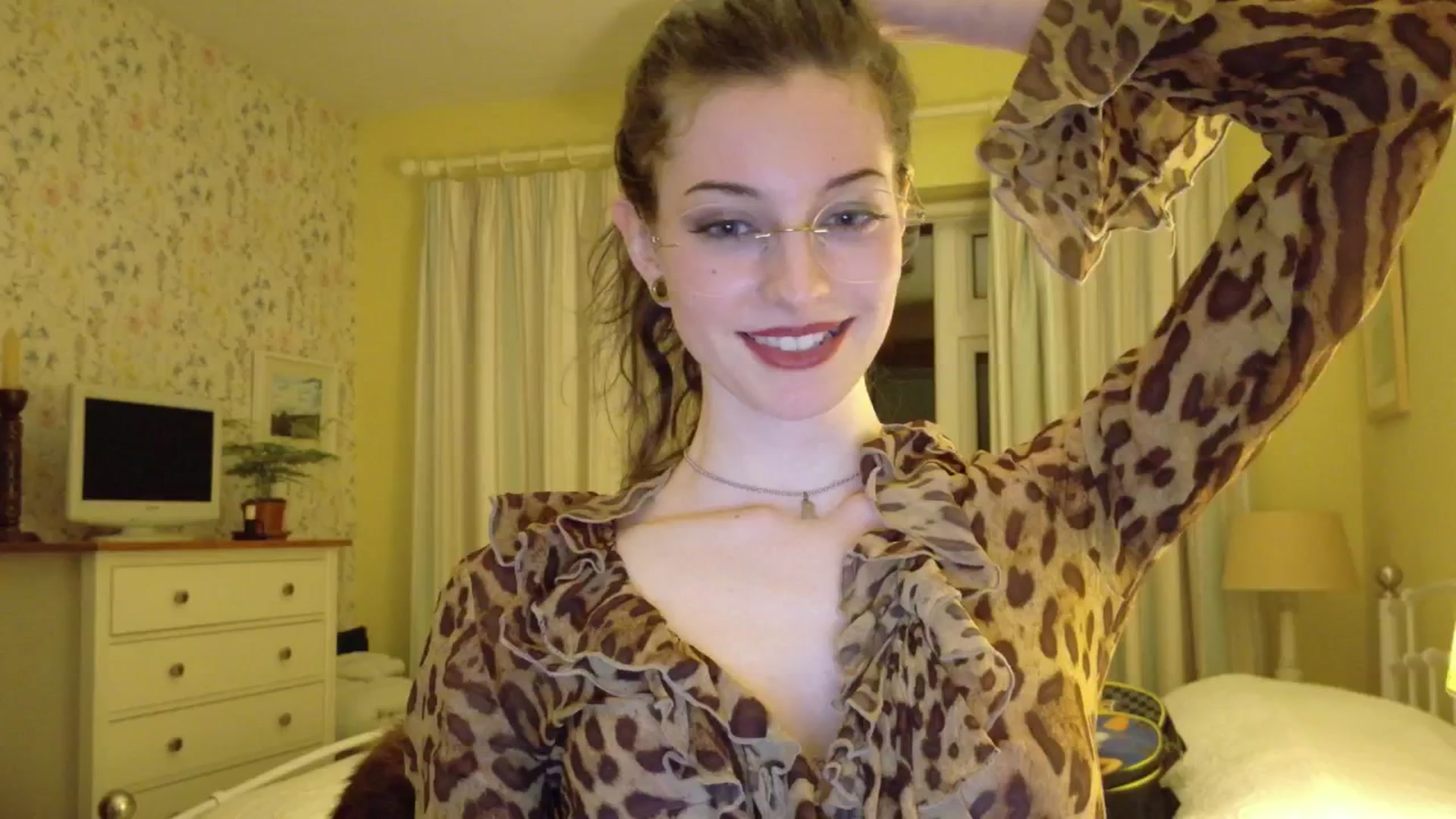 Gallery image thumbnail from sylksiren's myfreecams stream on, 04/26/2025, 22:05 image 5 of 20