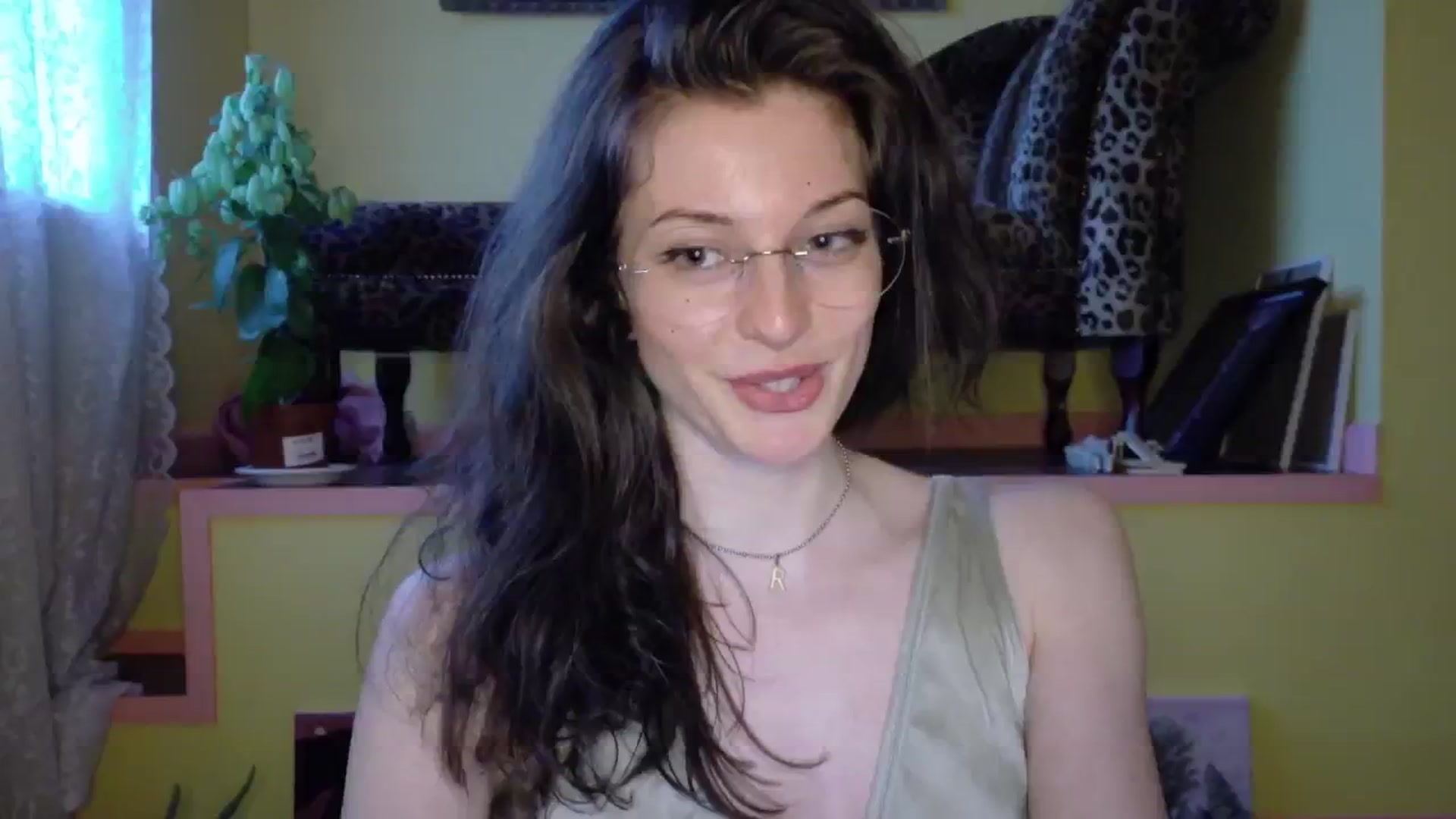 Gallery image thumbnail from sylksiren's myfreecams stream on, 04/27/2025, 20:43 image 9 of 20