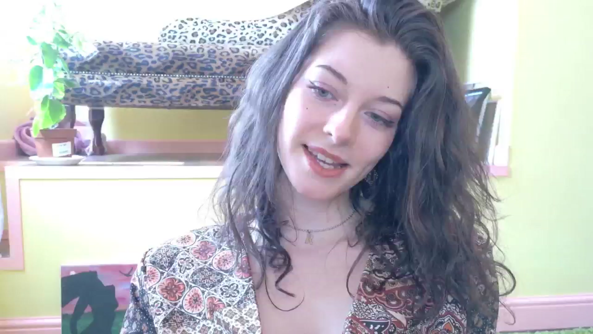 Gallery image thumbnail from sylksiren's myfreecams stream on, 04/28/2025, 13:37 image 3 of 20