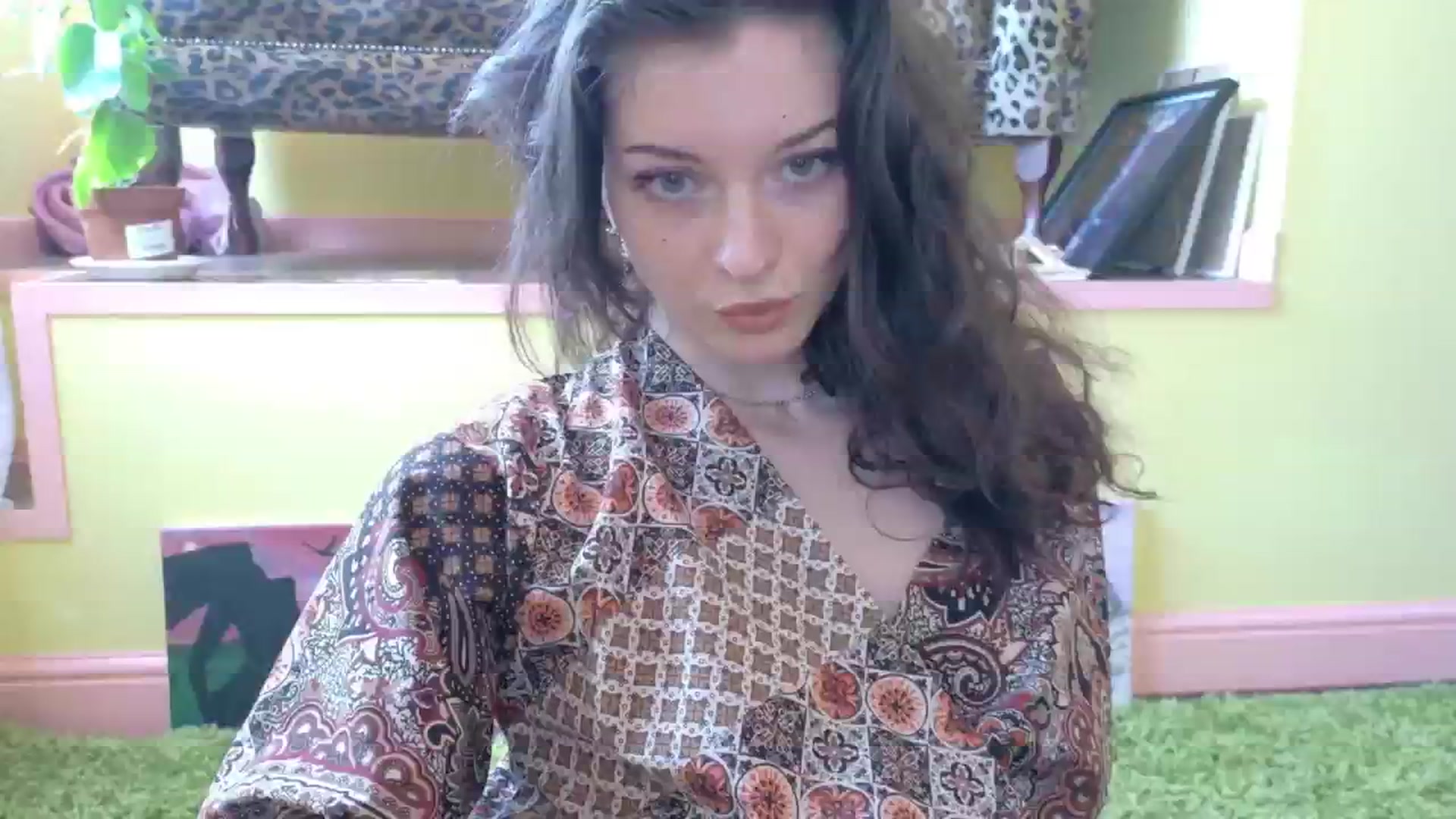 Gallery image thumbnail from sylksiren's myfreecams stream on, 04/28/2025, 13:37 image 10 of 20