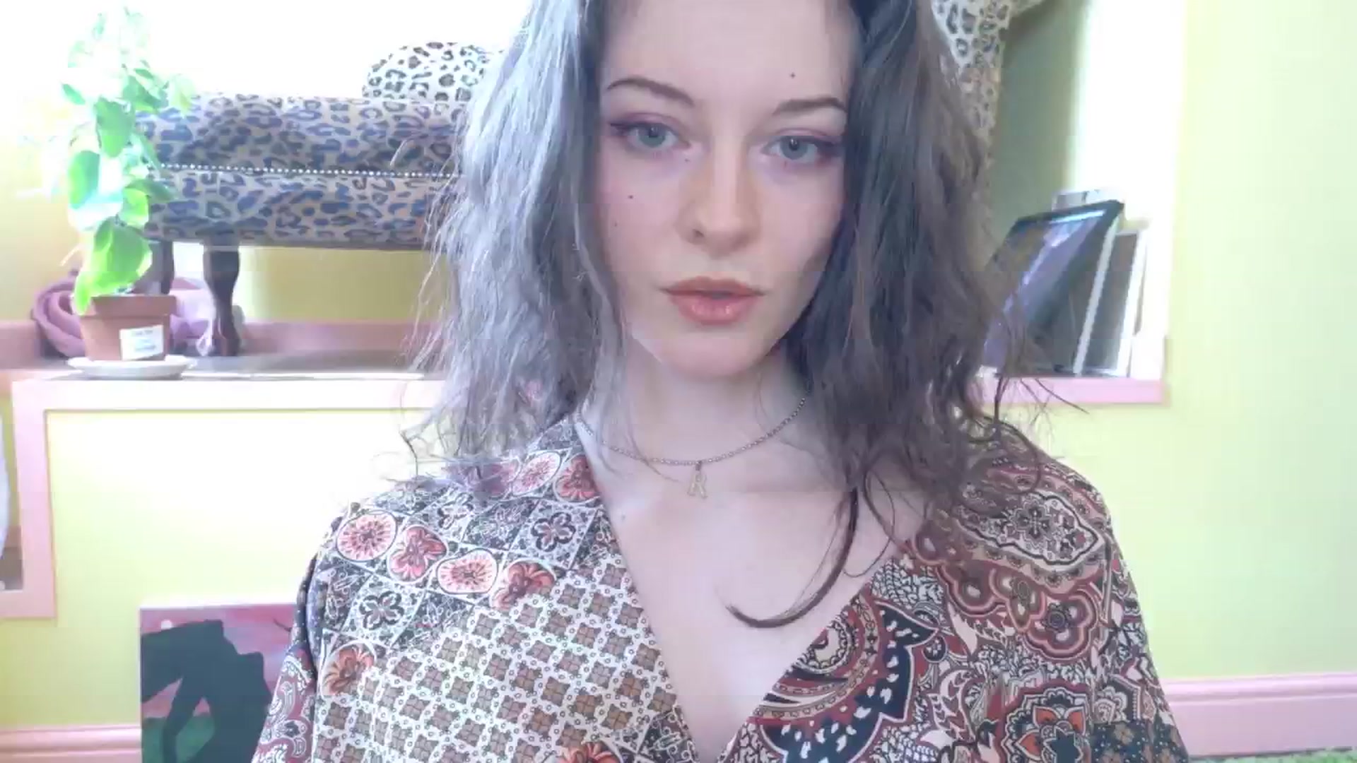 Gallery image thumbnail from sylksiren's myfreecams stream on, 04/28/2025, 13:37 image 6 of 20