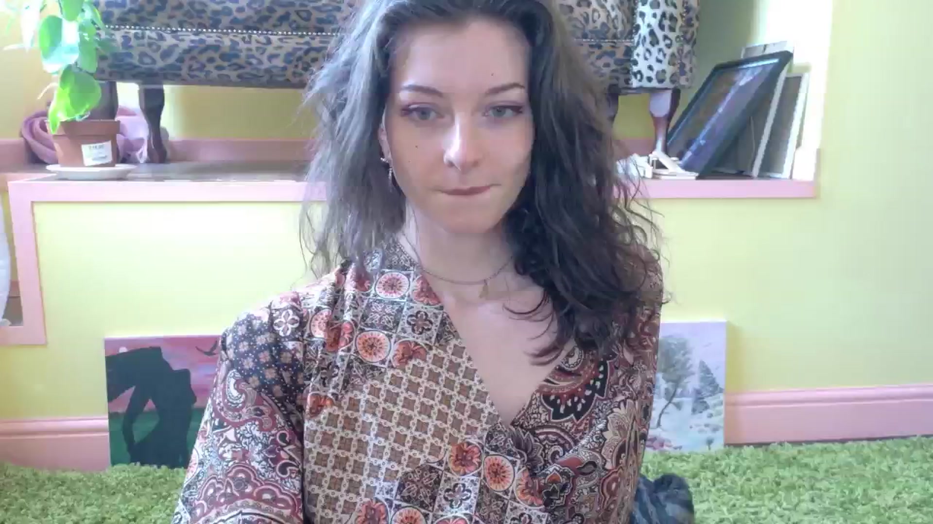 Gallery image thumbnail from sylksiren's myfreecams stream on, 04/28/2025, 13:37 image 11 of 20