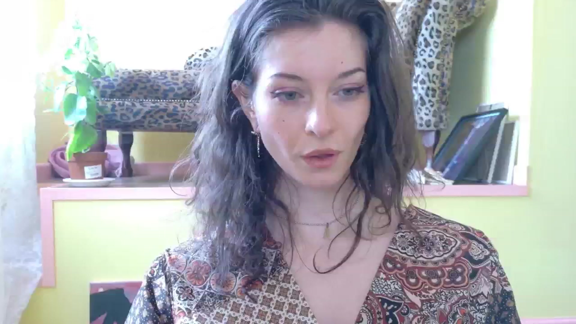 Gallery image thumbnail from sylksiren's myfreecams stream on, 04/28/2025, 13:53 image 4 of 20