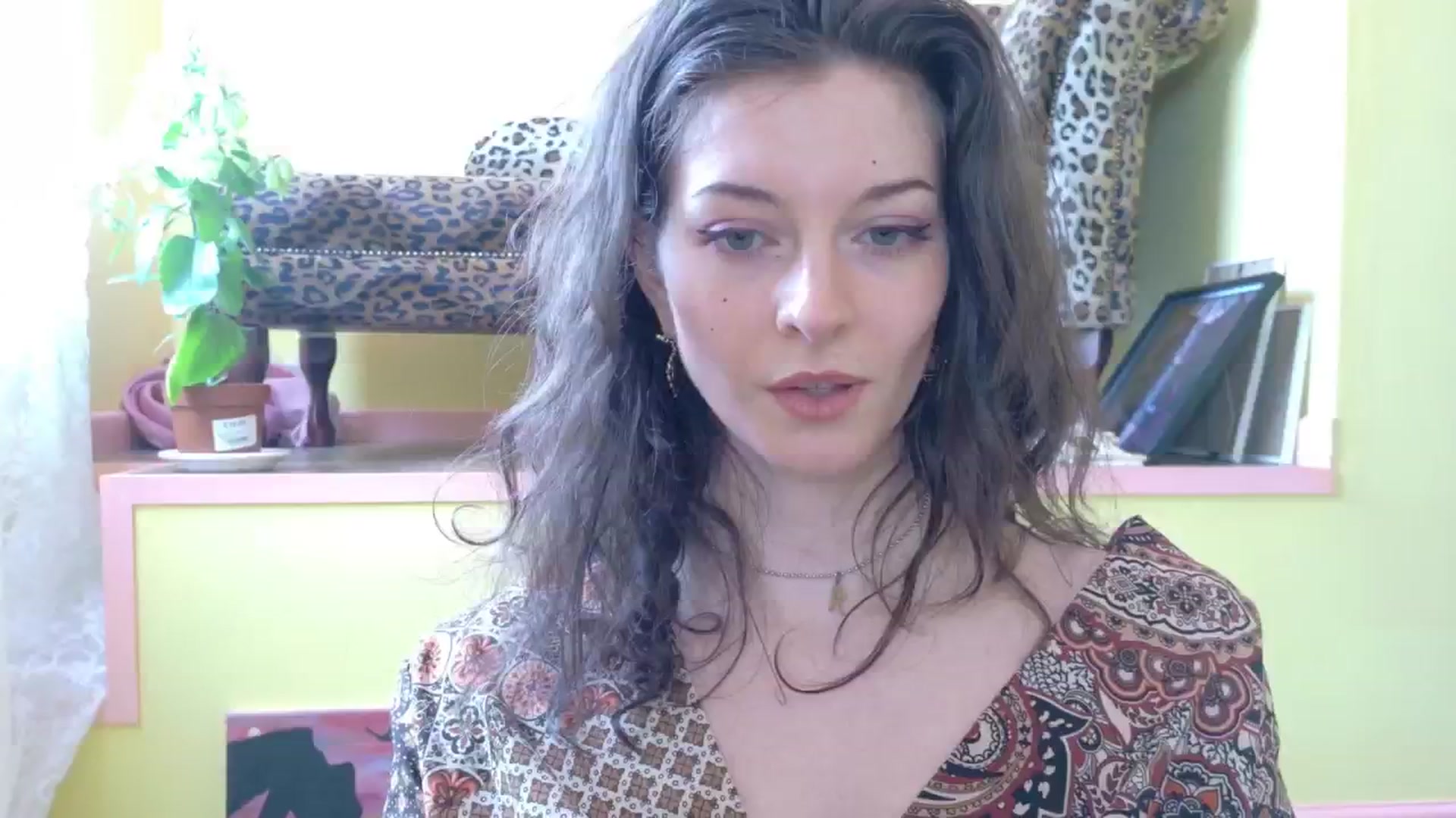 Gallery image thumbnail from sylksiren's myfreecams stream on, 04/28/2025, 13:53 image 9 of 20