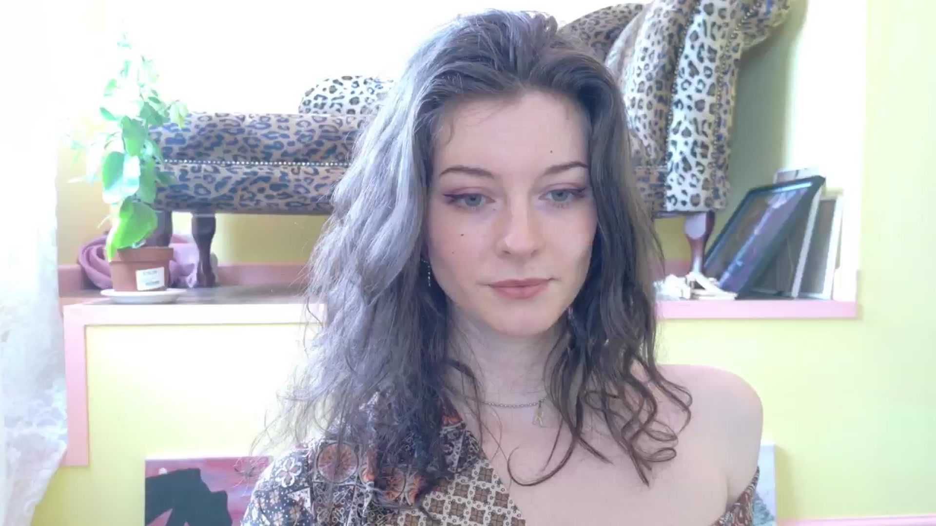 Gallery image thumbnail from sylksiren's myfreecams stream on, 04/28/2025, 13:53 image 1 of 20
