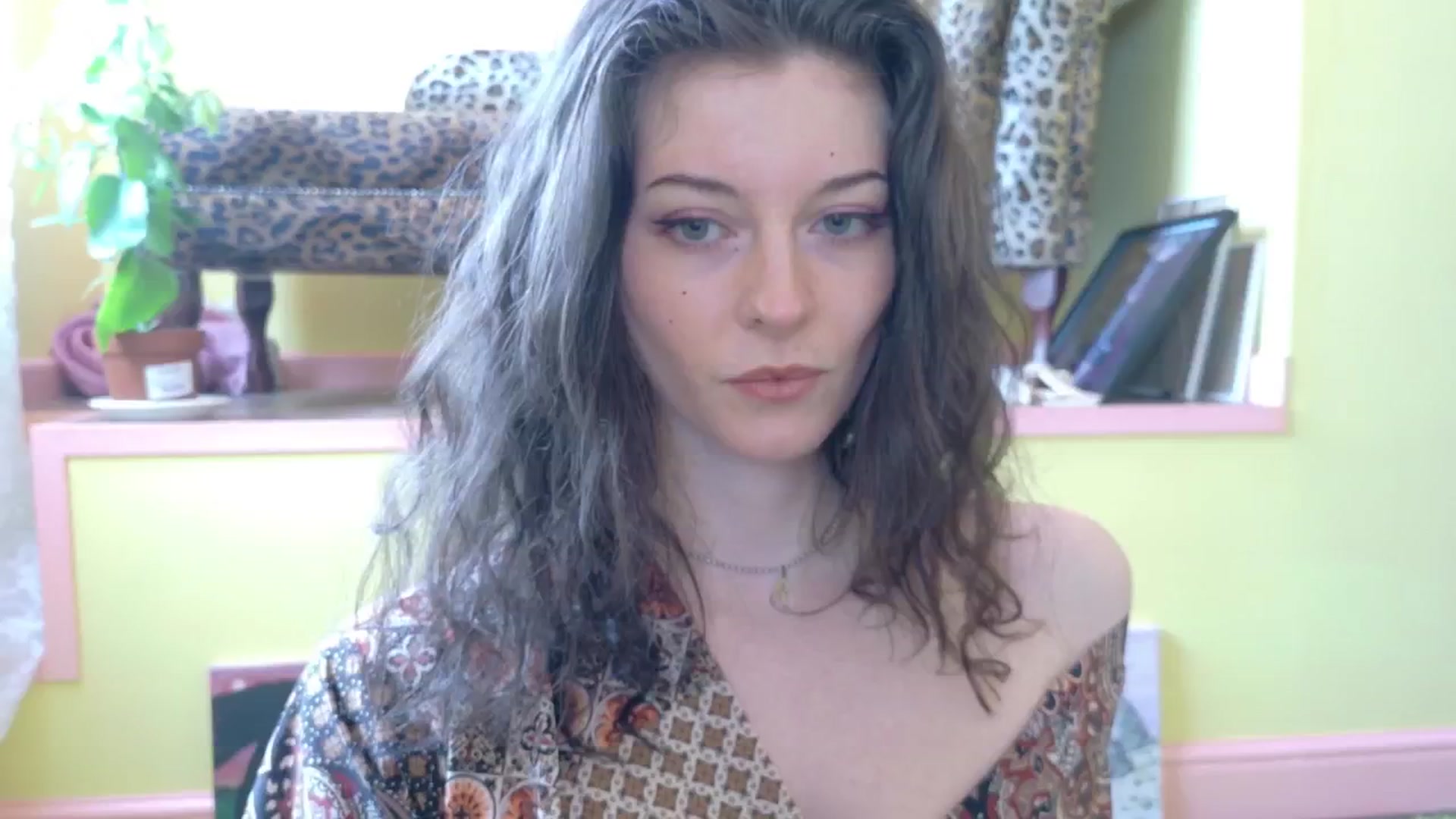 Gallery image thumbnail from sylksiren's myfreecams stream on, 04/28/2025, 13:53 image 16 of 20