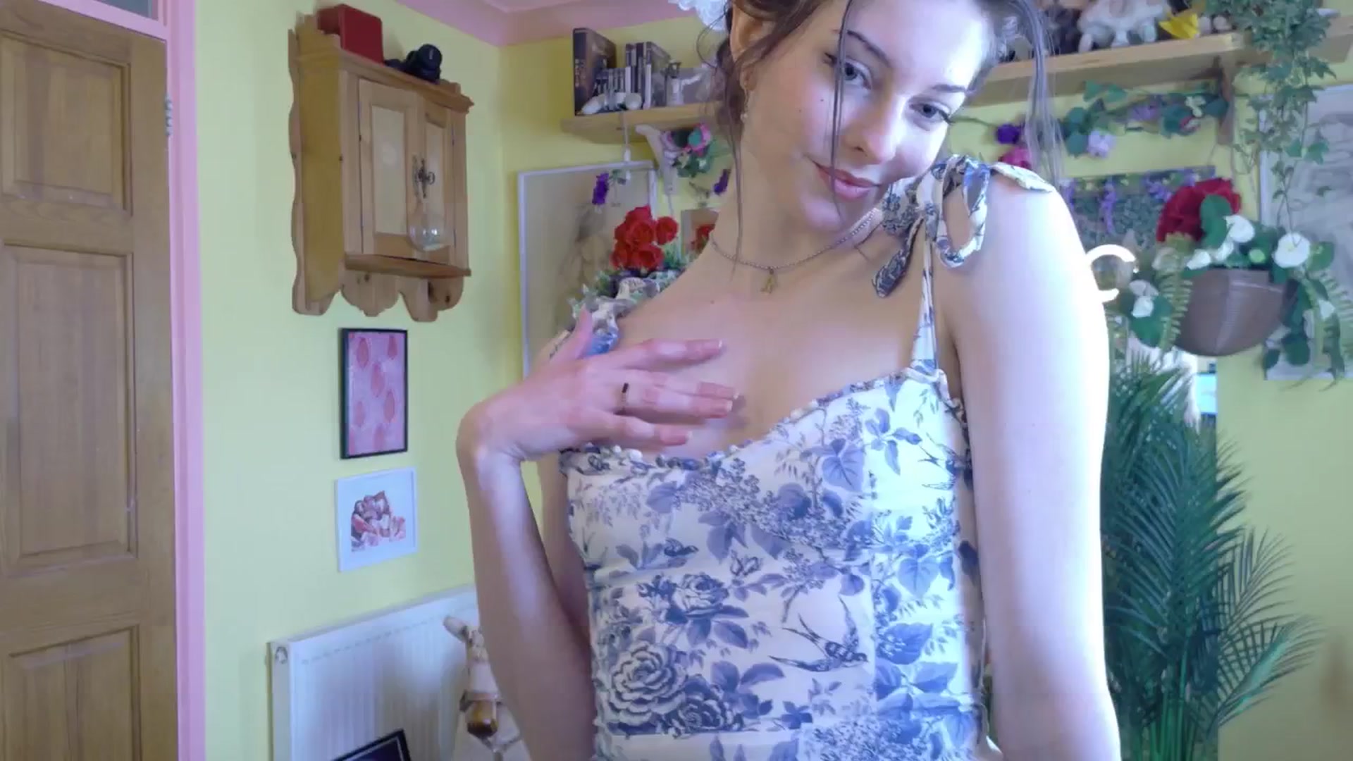 Gallery image thumbnail from sylksiren's myfreecams stream on, 04/30/2025, 15:49 image 18 of 20