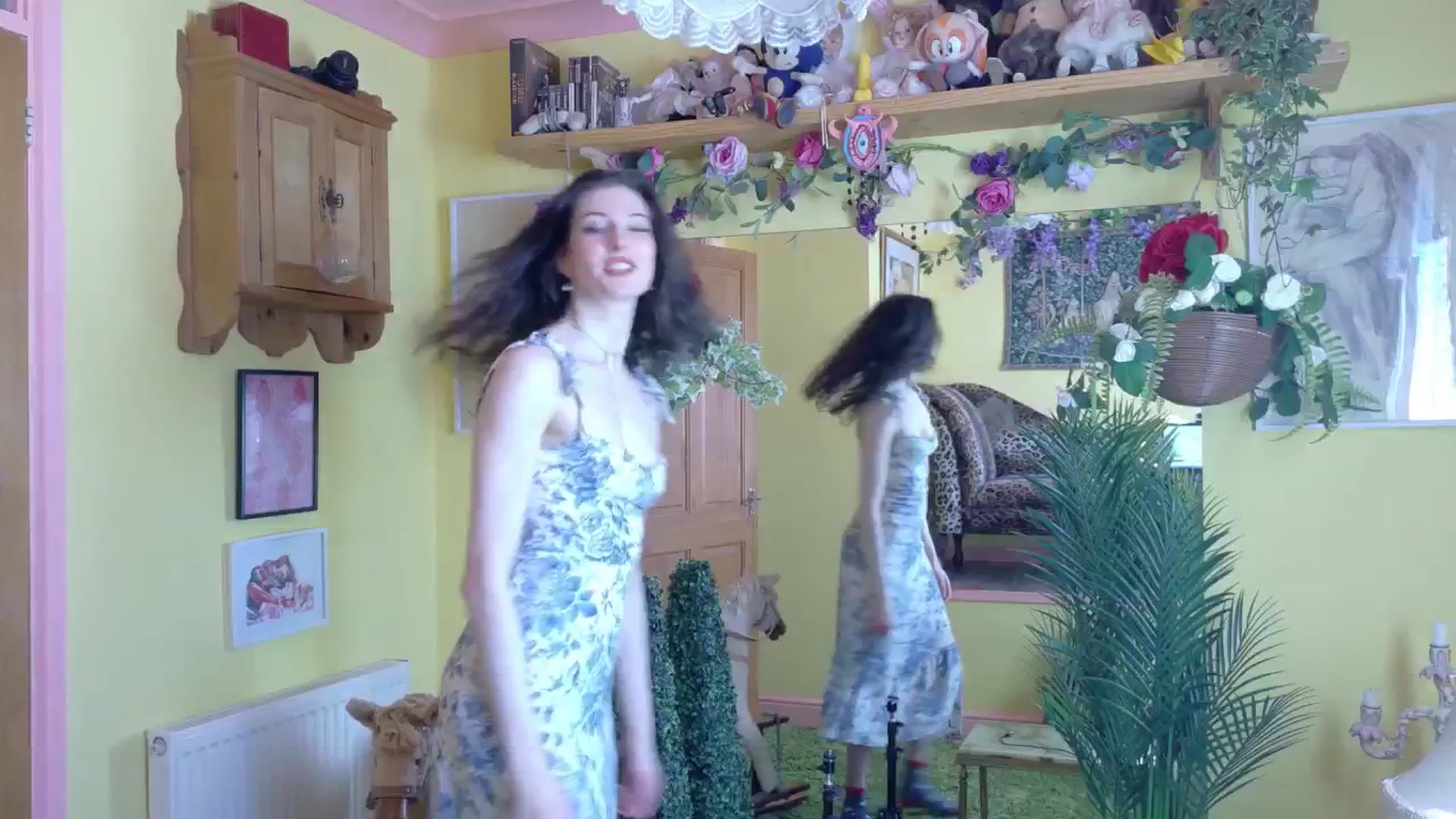Gallery image thumbnail from sylksiren's myfreecams stream on, 04/30/2025, 15:49 image 3 of 20