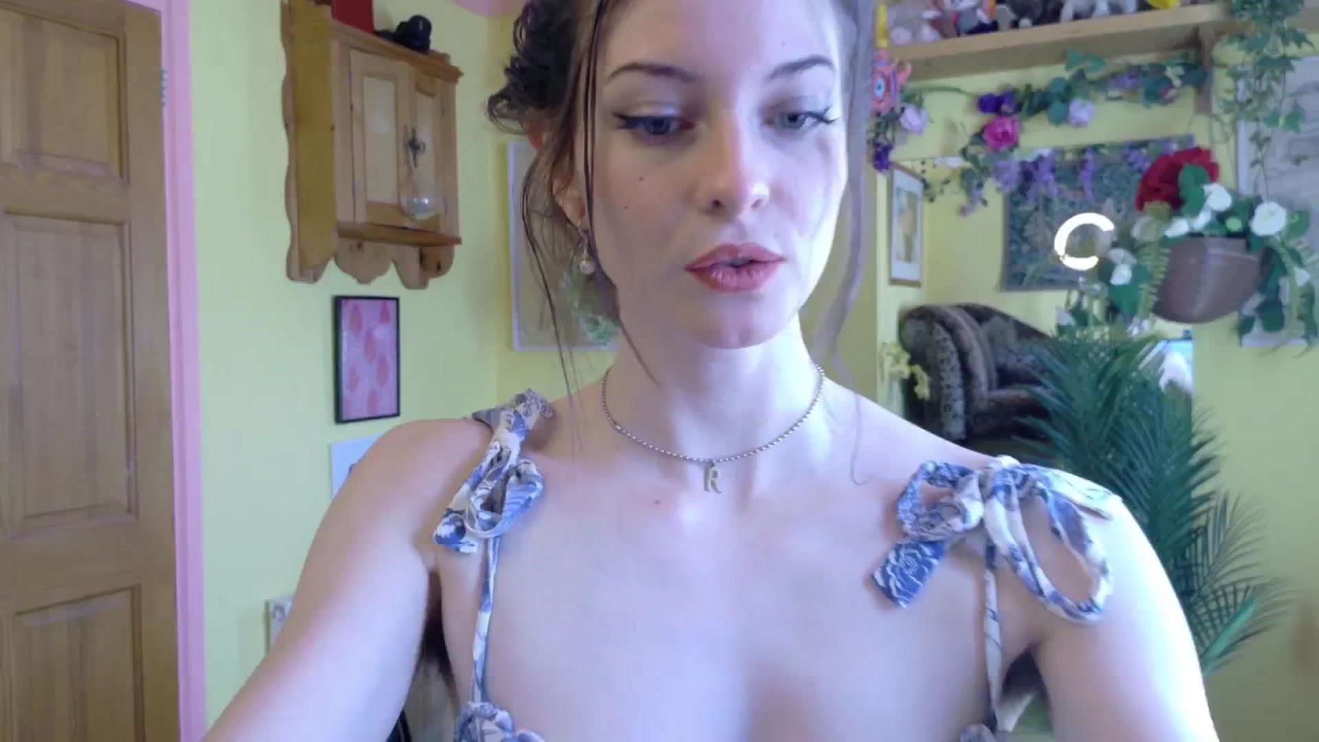 Gallery image thumbnail from sylksiren's myfreecams stream on, 04/30/2025, 15:49 image 17 of 20