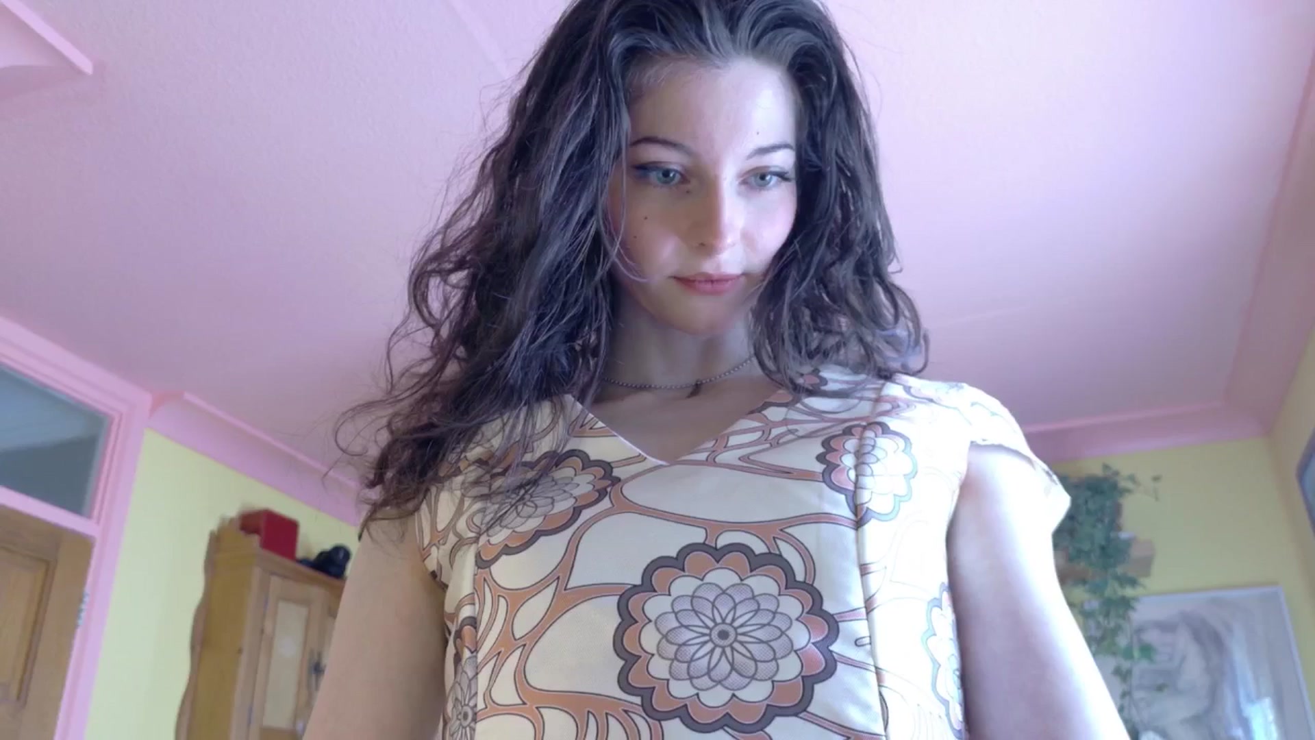 Gallery image thumbnail from sylksiren's myfreecams stream on, 05/02/2025, 14:03 image 16 of 20