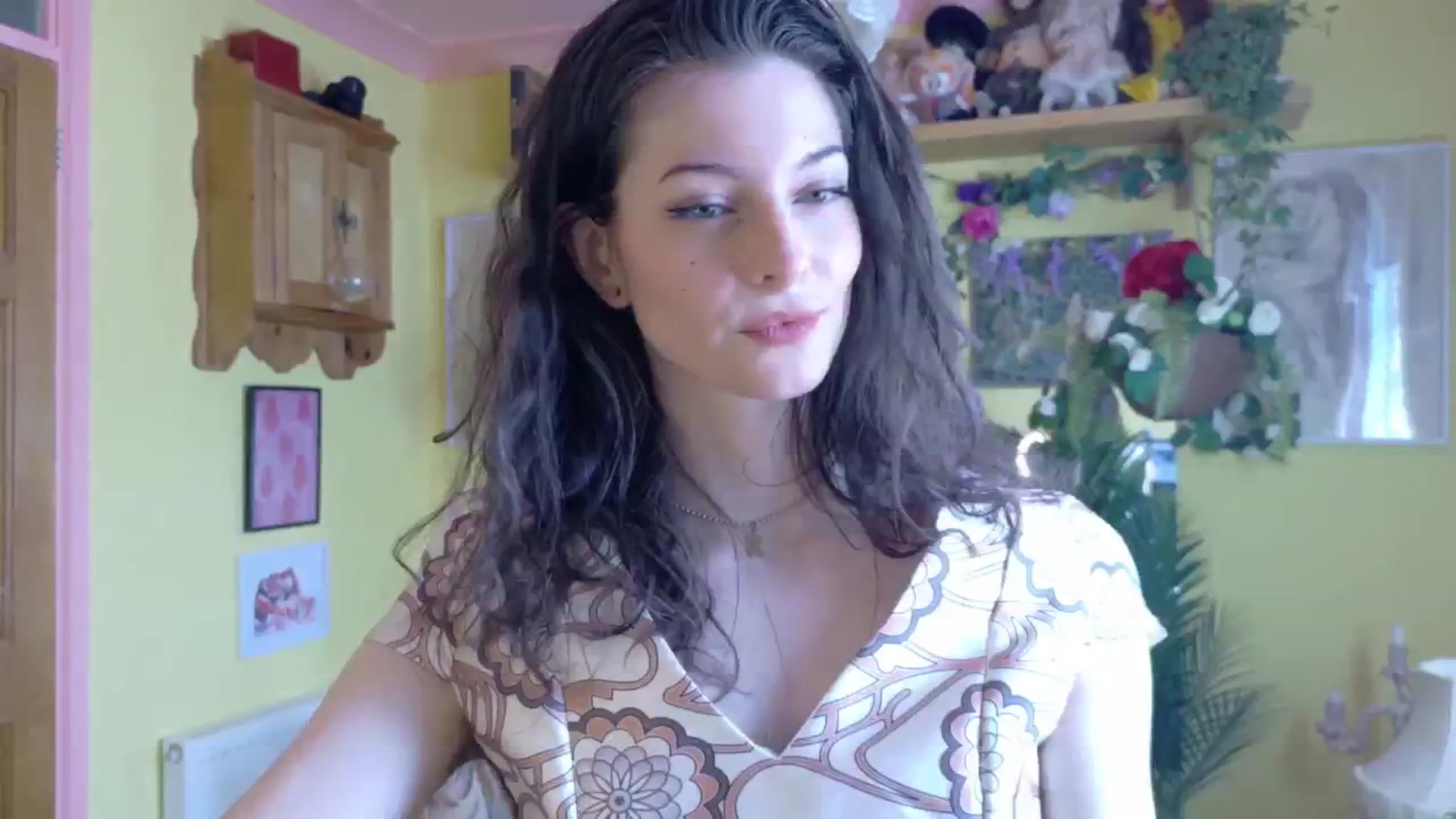Gallery image thumbnail from sylksiren's myfreecams stream on, 05/02/2025, 14:03 image 14 of 20