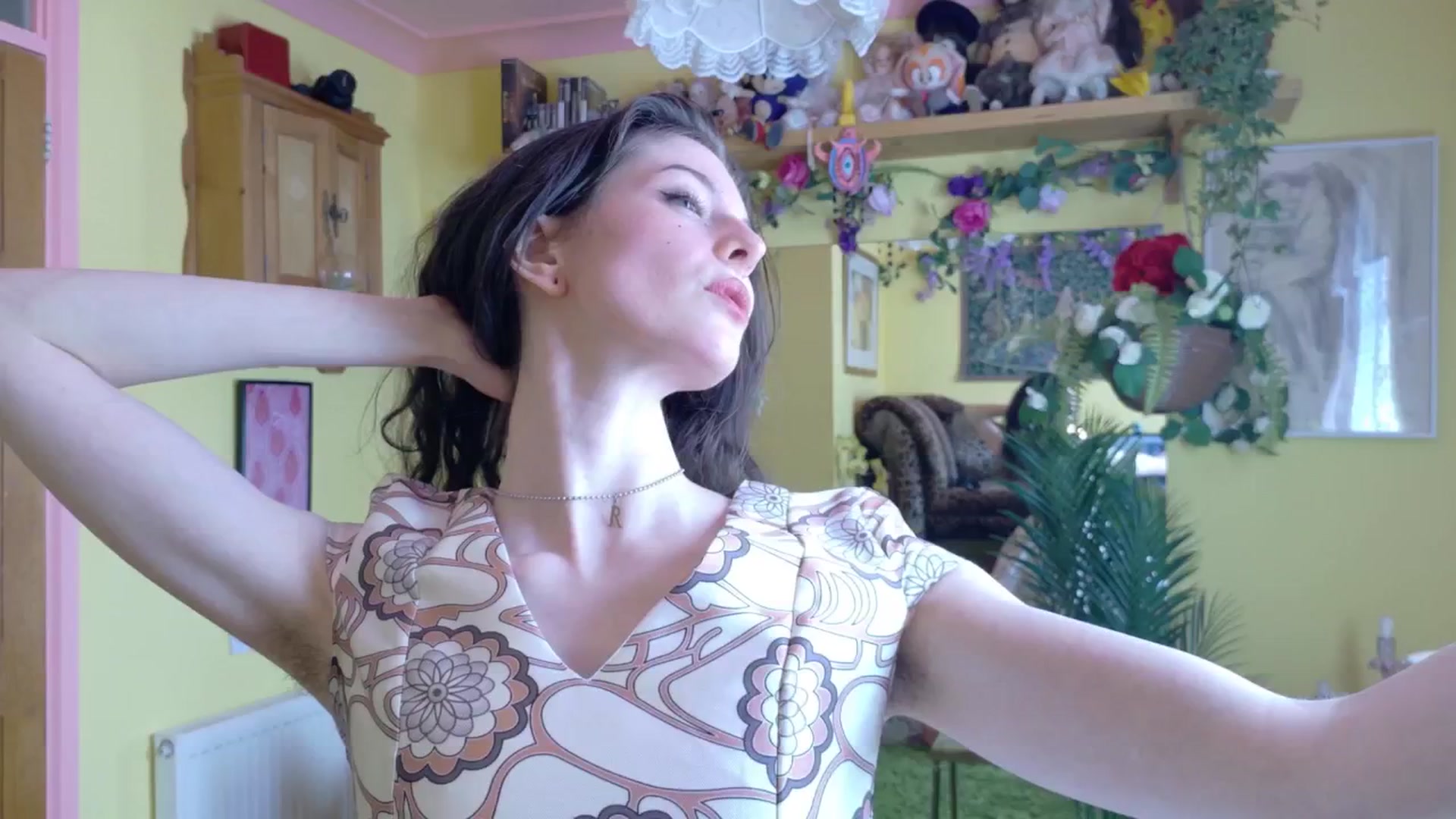 Gallery image thumbnail from sylksiren's myfreecams stream on, 05/02/2025, 14:03 image 10 of 20