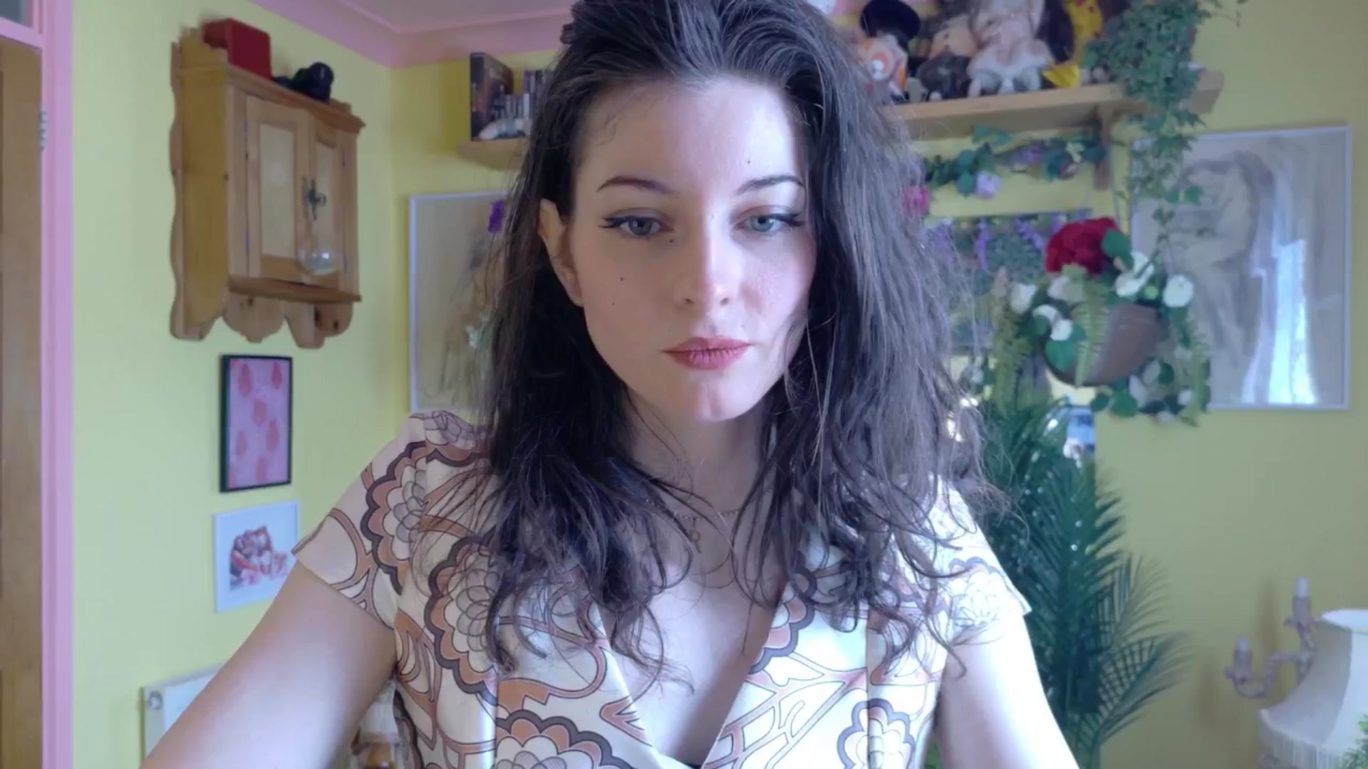 Gallery image thumbnail from sylksiren's myfreecams stream on, 05/02/2025, 14:03 image 12 of 20