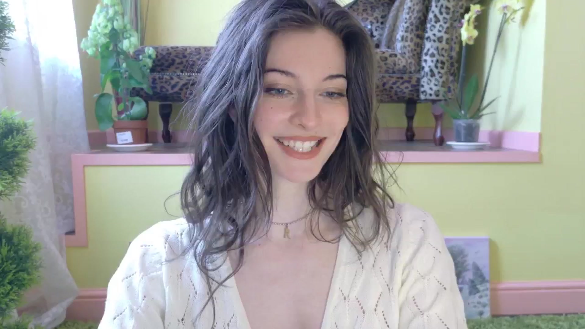 Gallery image thumbnail from sylksiren's myfreecams stream on, 05/05/2025, 17:27 image 2 of 20