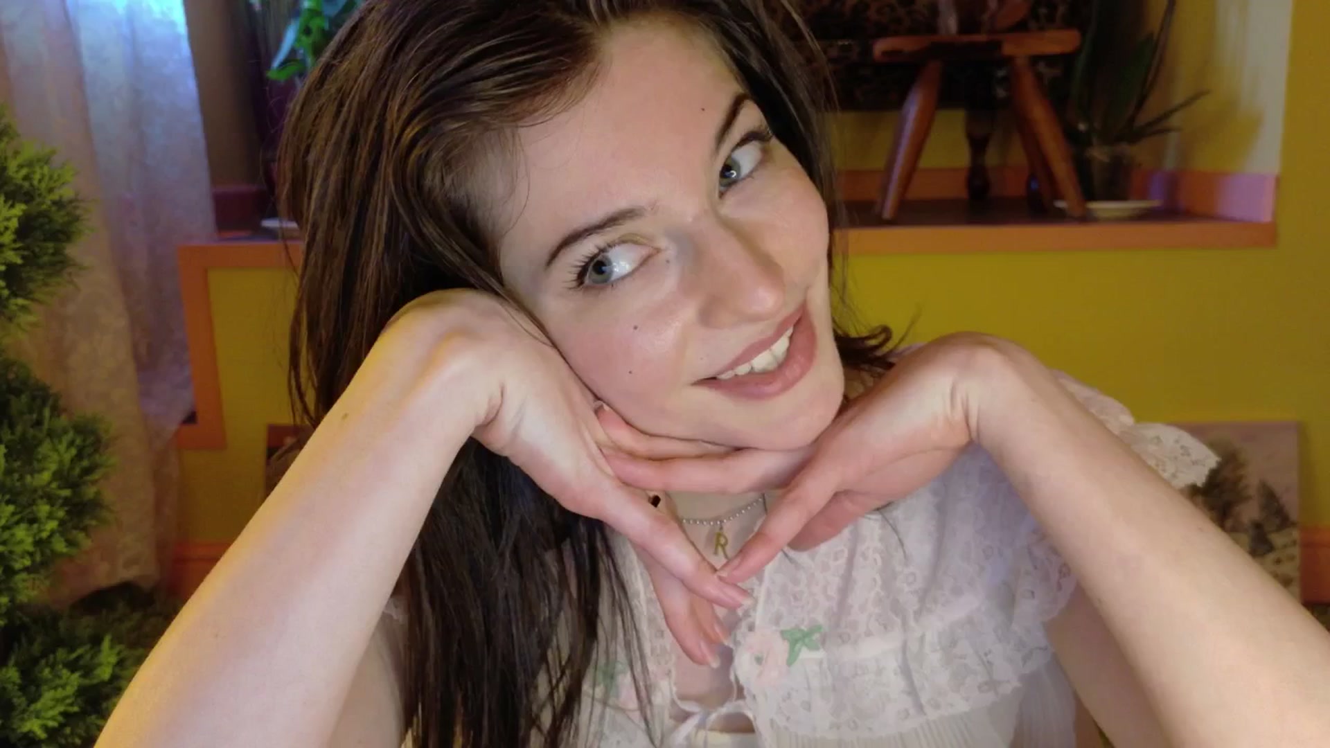 Gallery image thumbnail from sylksiren's myfreecams stream on, 05/07/2025, 19:31 image 18 of 20