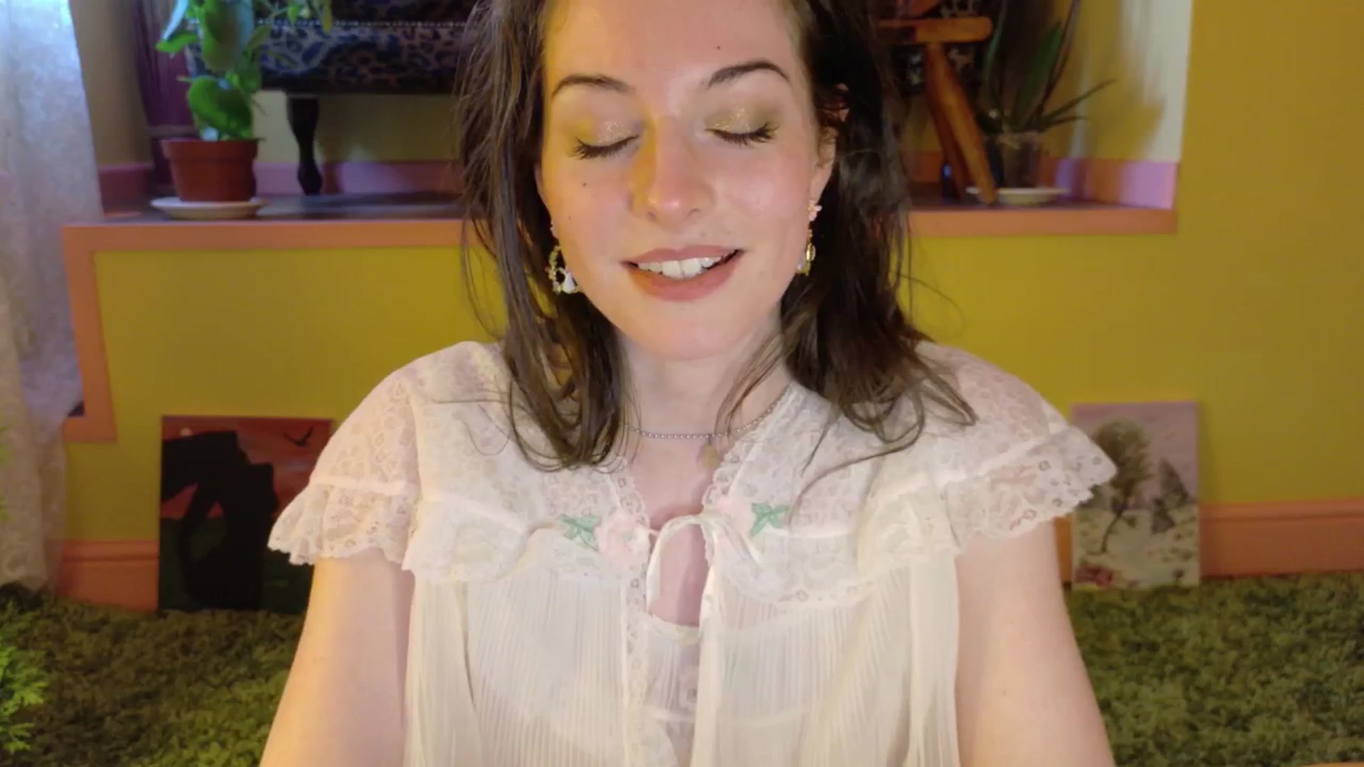 Gallery image thumbnail from sylksiren's myfreecams stream on, 05/07/2025, 19:31 image 15 of 20