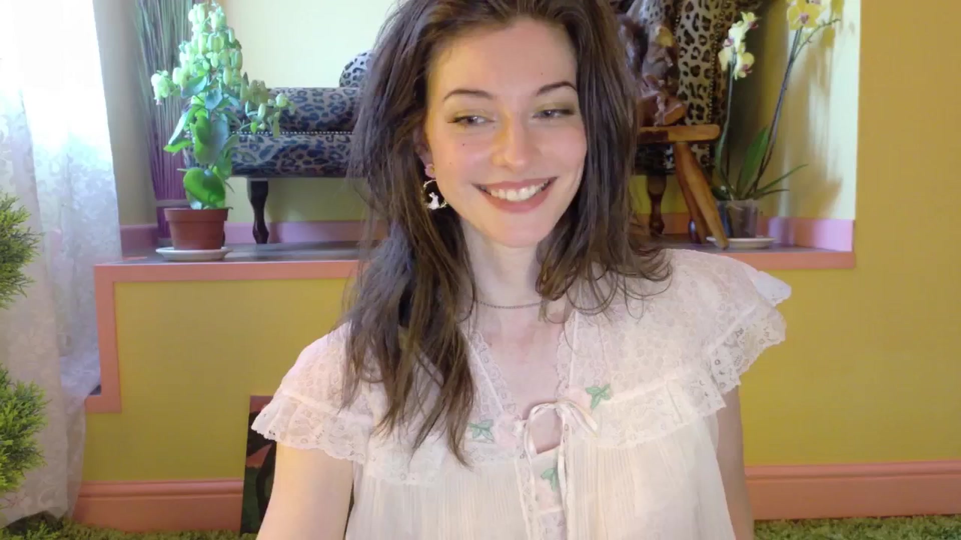 Gallery image thumbnail from sylksiren's myfreecams stream on, 05/07/2025, 19:31 image 5 of 20