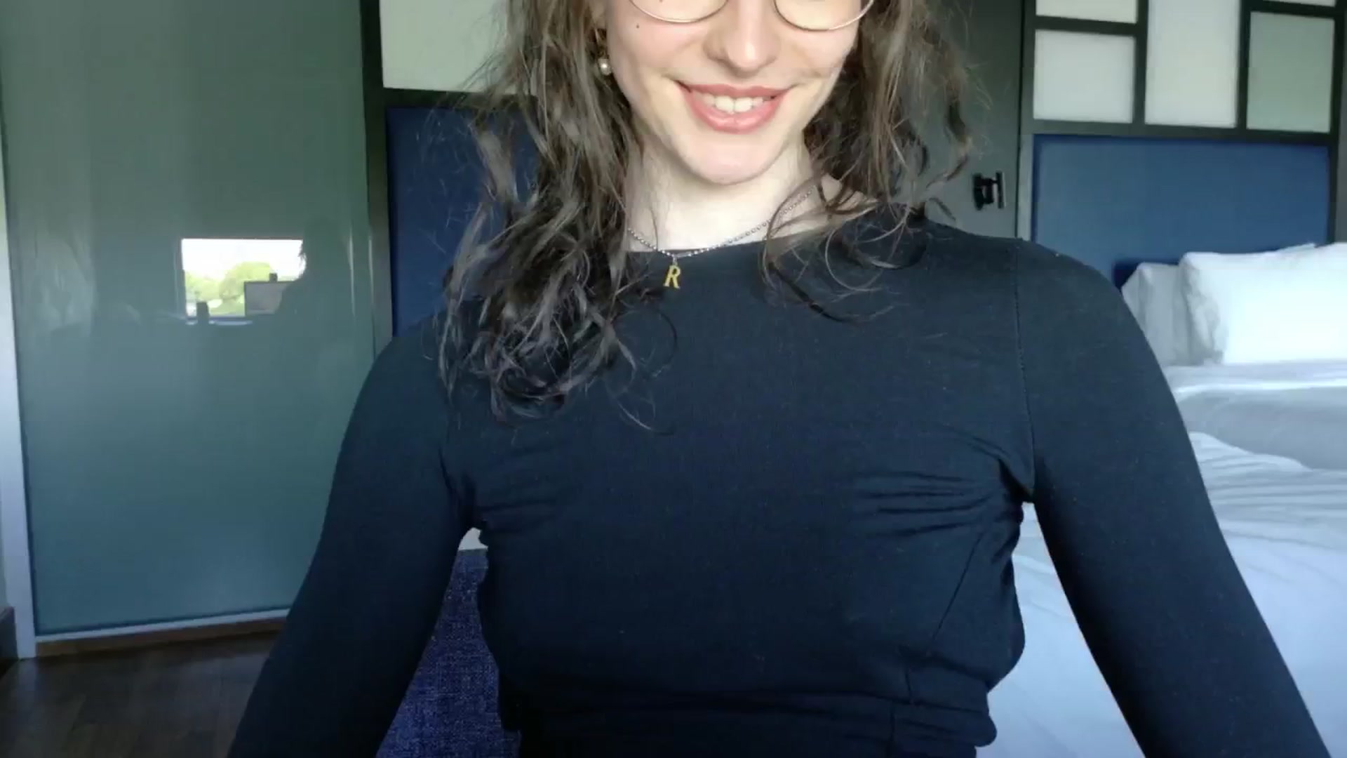 Gallery image thumbnail from sylksiren's myfreecams stream on, 05/10/2025, 14:29 image 11 of 20