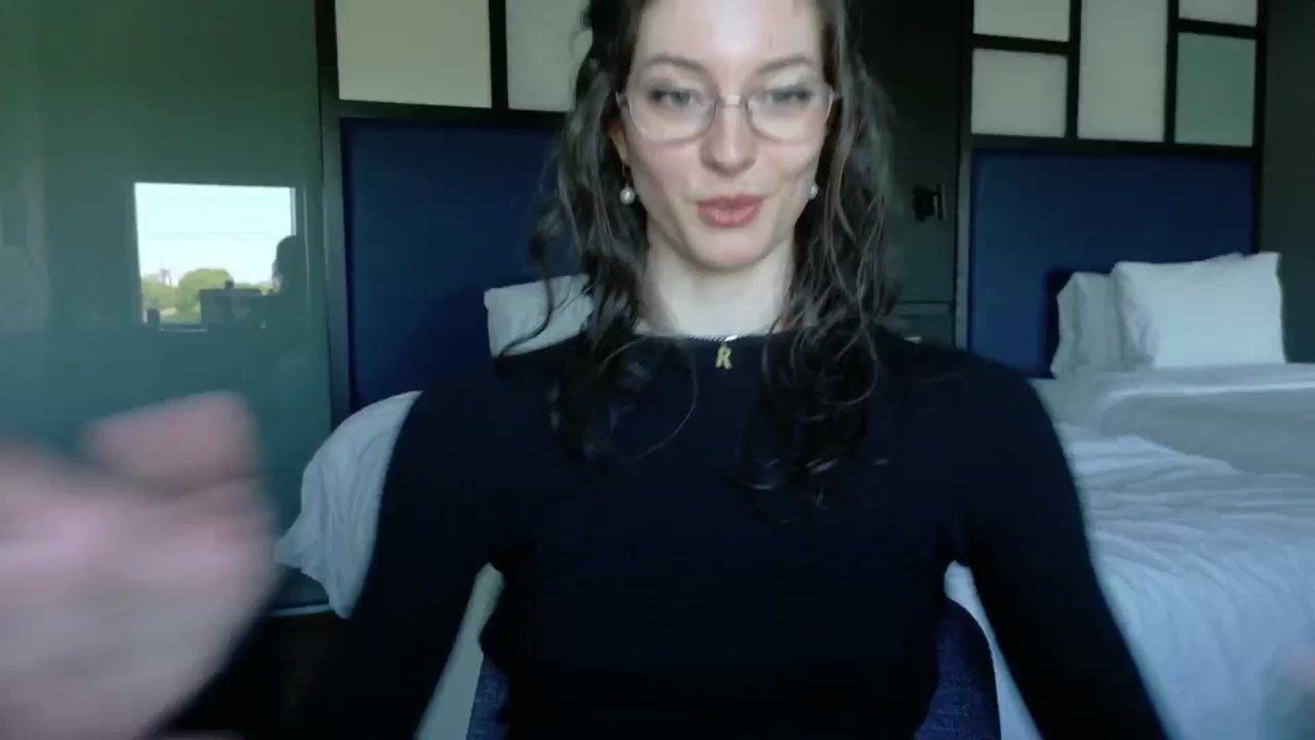 Gallery image thumbnail from sylksiren's myfreecams stream on, 05/10/2025, 14:29 image 4 of 20