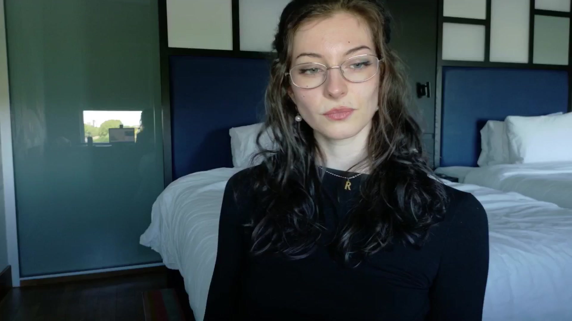 Gallery image thumbnail from sylksiren's myfreecams stream on, 05/10/2025, 14:29 image 6 of 20