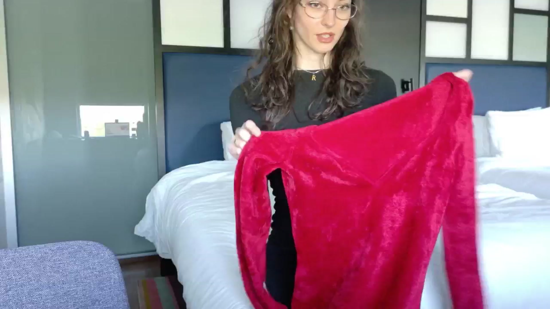 Gallery image thumbnail from sylksiren's myfreecams stream on, 05/10/2025, 14:29 image 7 of 20