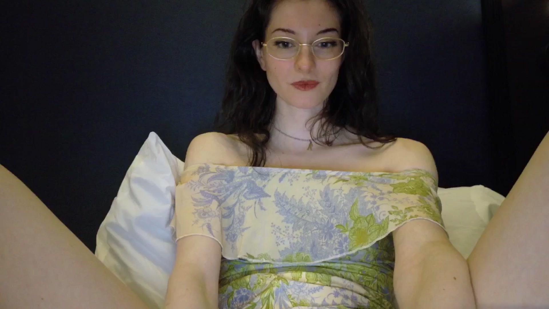 Gallery image thumbnail from sylksiren's myfreecams stream on, 05/11/2025, 20:25 image 14 of 20
