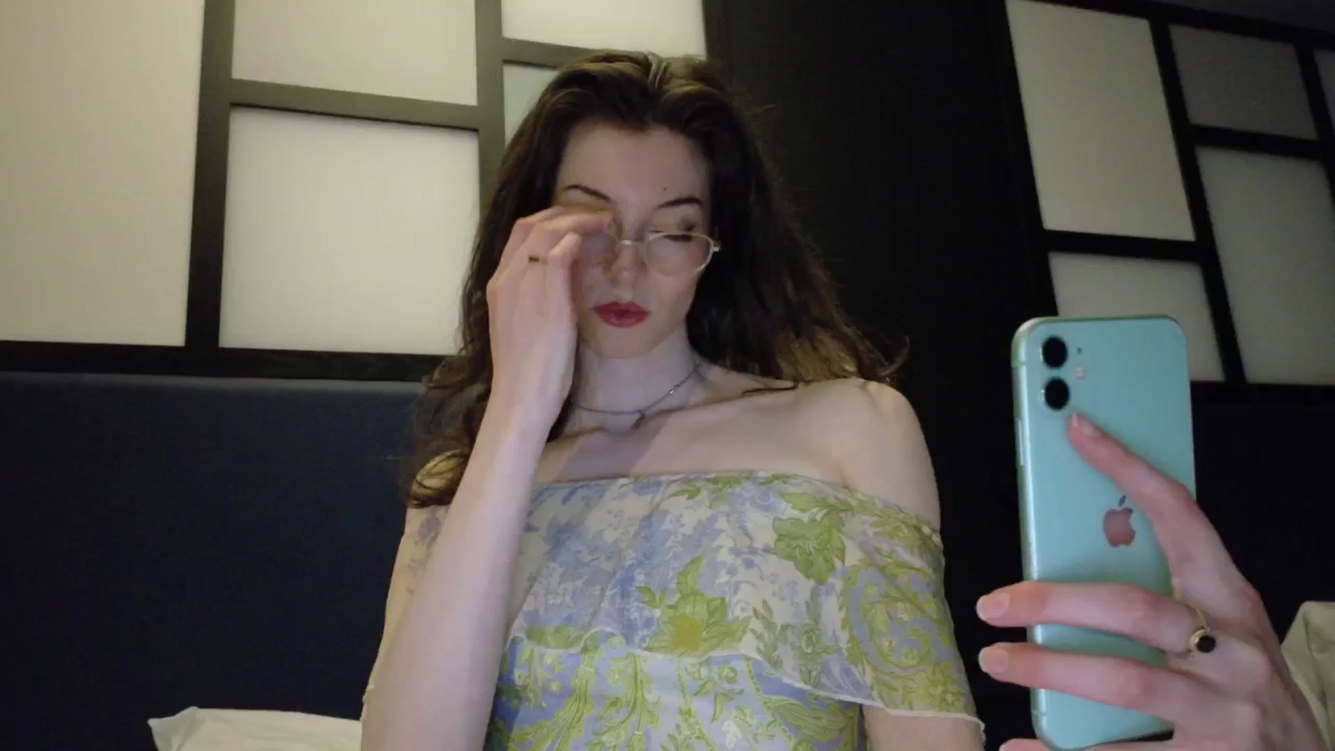 Gallery image thumbnail from sylksiren's myfreecams stream on, 05/11/2025, 20:25 image 1 of 20