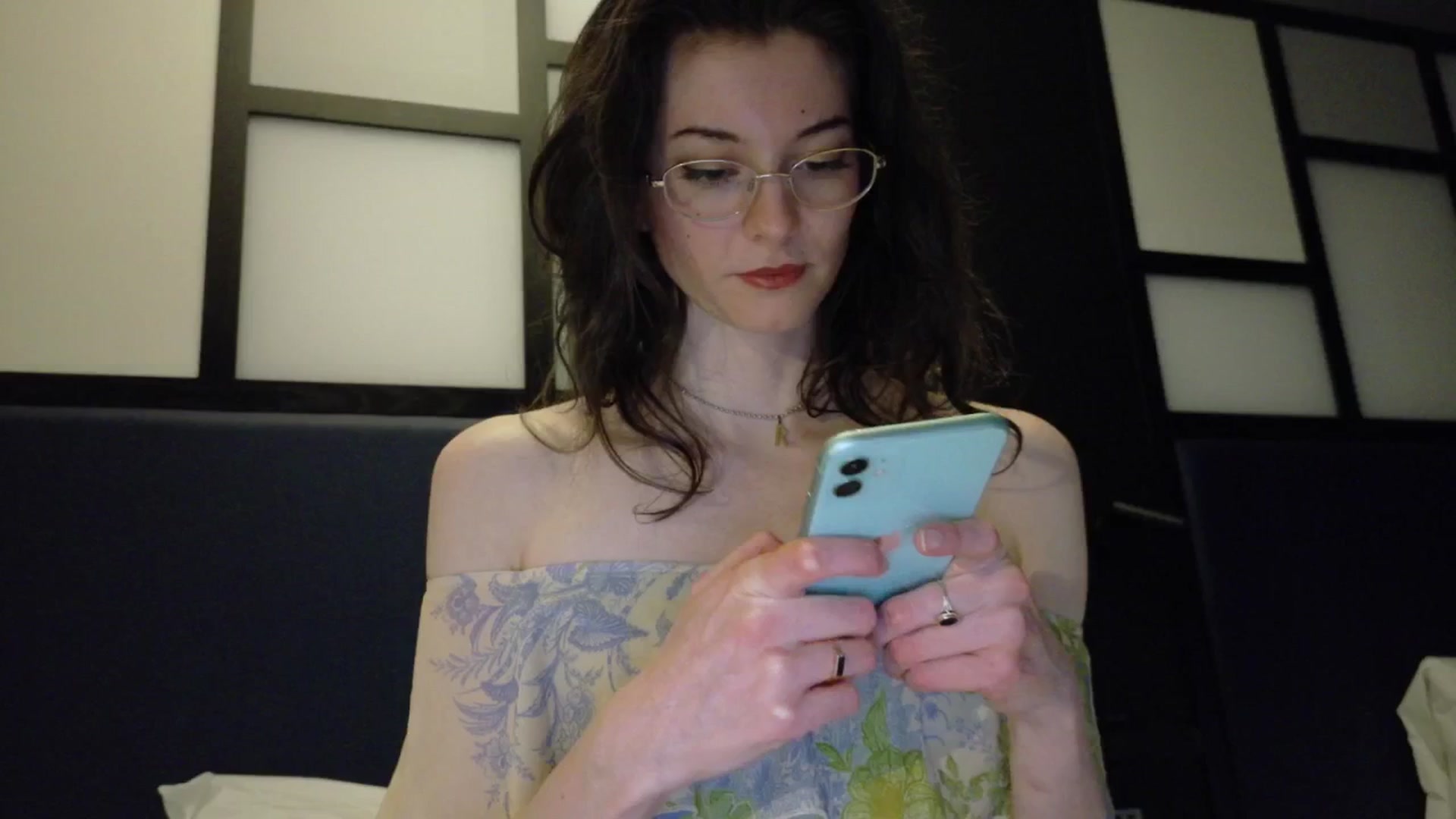 Gallery image thumbnail from sylksiren's myfreecams stream on, 05/11/2025, 20:25 image 3 of 20