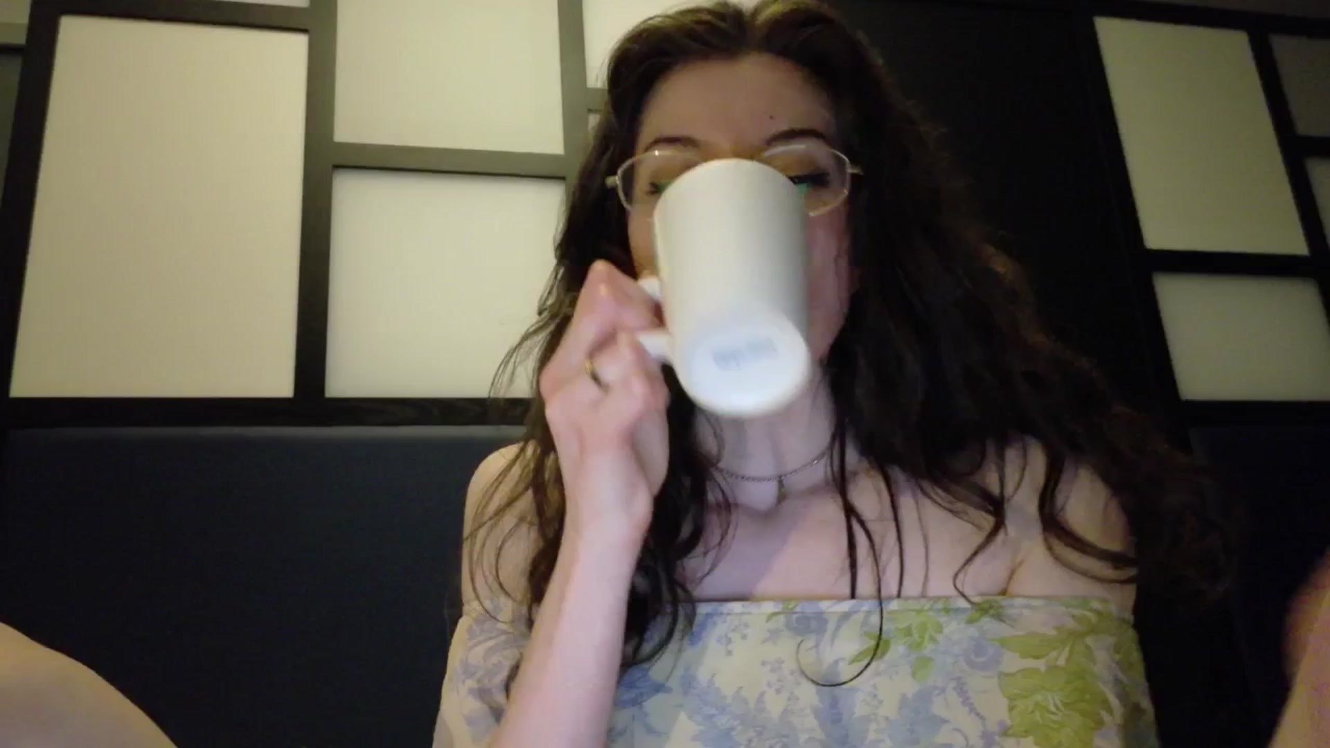Gallery image thumbnail from sylksiren's myfreecams stream on, 05/11/2025, 20:25 image 7 of 20