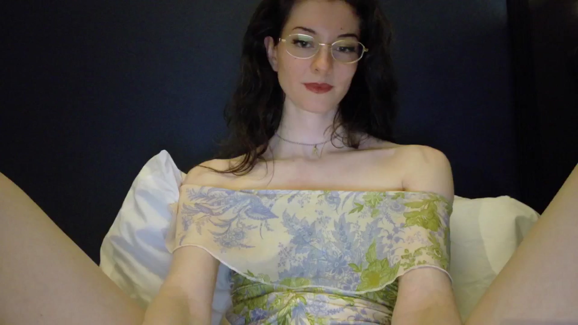 Gallery image thumbnail from sylksiren's myfreecams stream on, 05/11/2025, 20:25 image 13 of 20