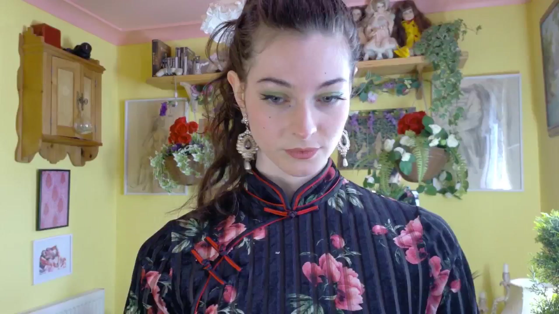 Gallery image thumbnail from sylksiren's myfreecams stream on, 05/13/2025, 16:34 image 2 of 20