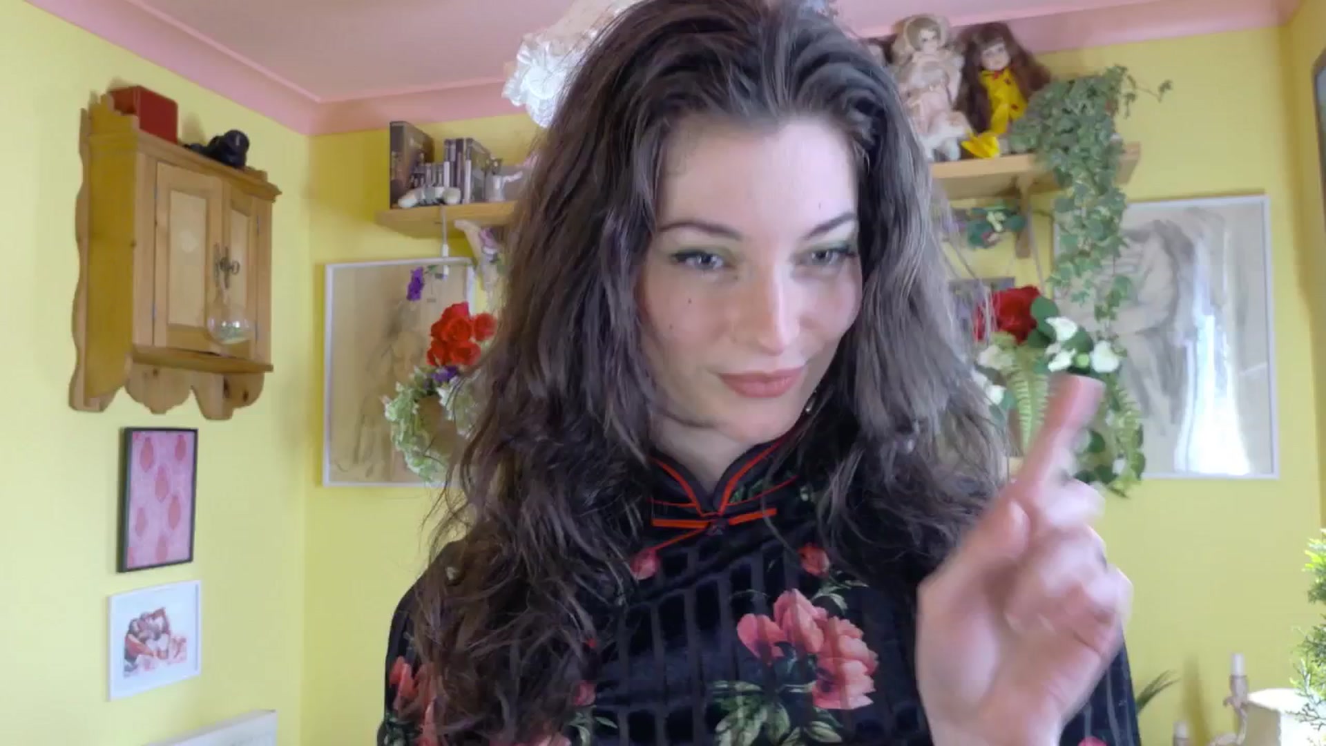 Gallery image thumbnail from sylksiren's myfreecams stream on, 05/13/2025, 16:34 image 1 of 20
