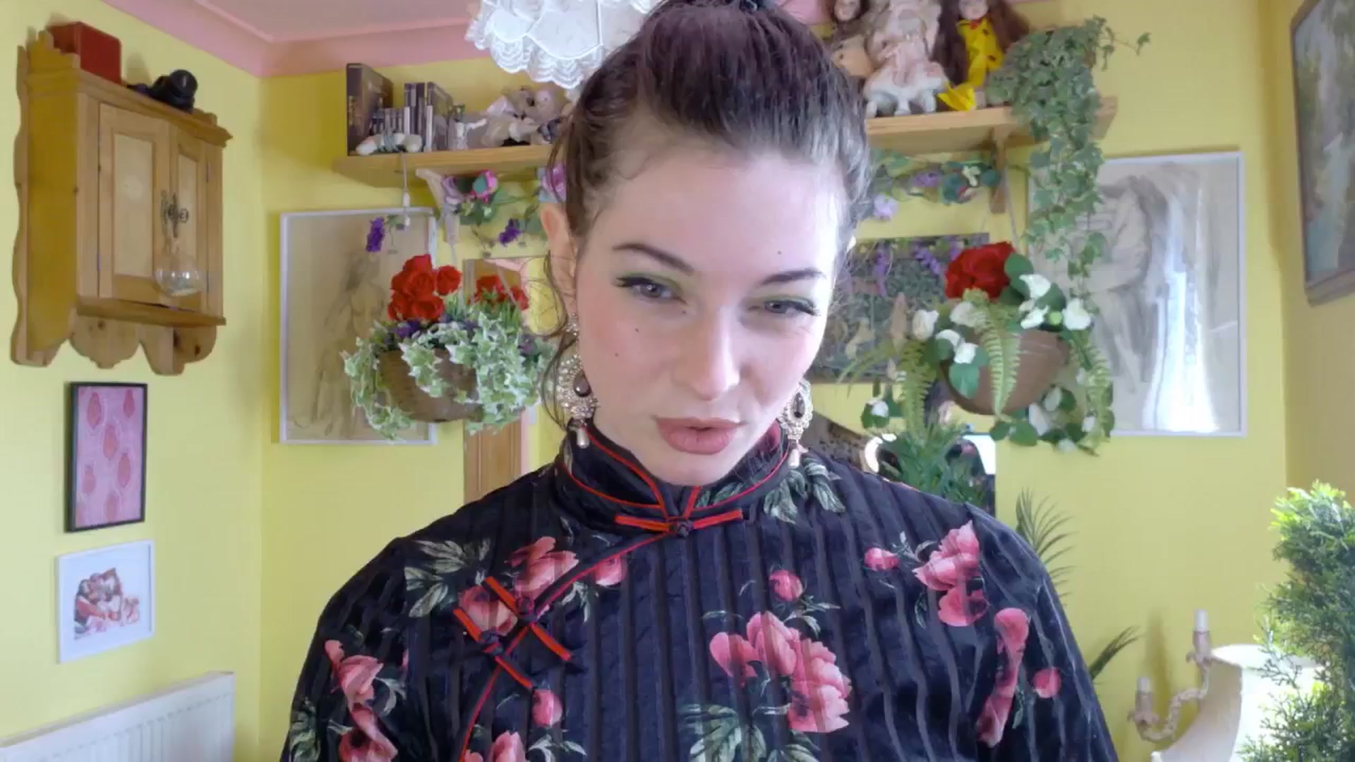 Gallery image thumbnail from sylksiren's myfreecams stream on, 05/13/2025, 16:34 image 4 of 20