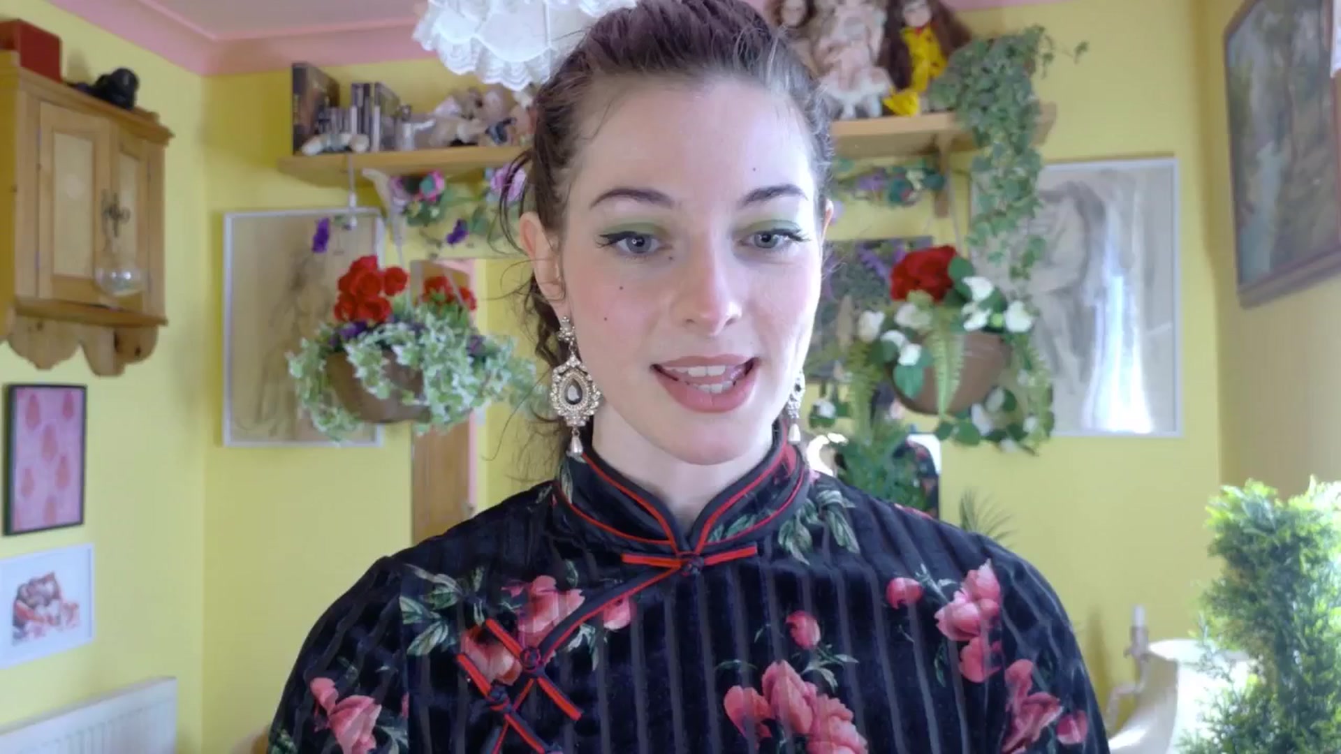 Gallery image thumbnail from sylksiren's myfreecams stream on, 05/13/2025, 16:34 image 8 of 20