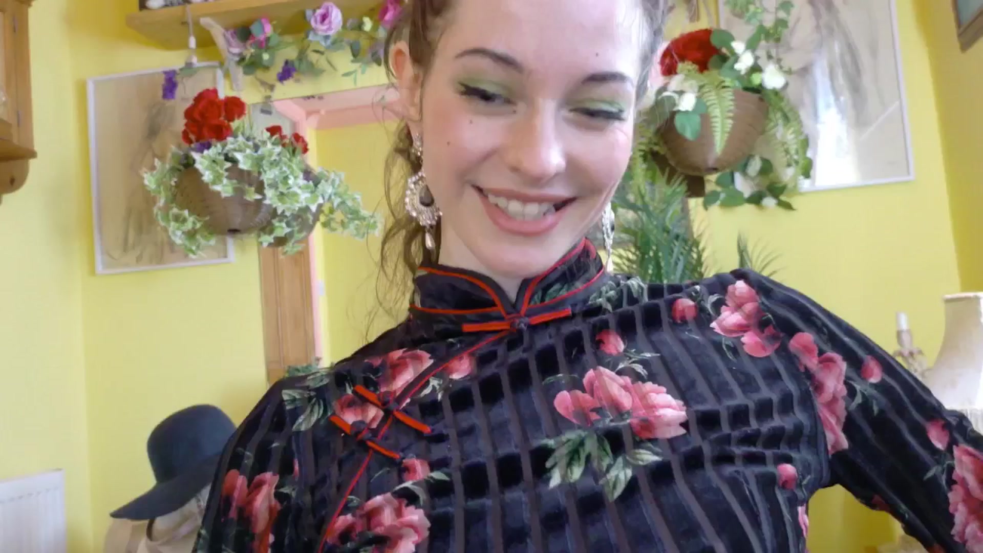 Gallery image thumbnail from sylksiren's myfreecams stream on, 05/13/2025, 16:34 image 16 of 20
