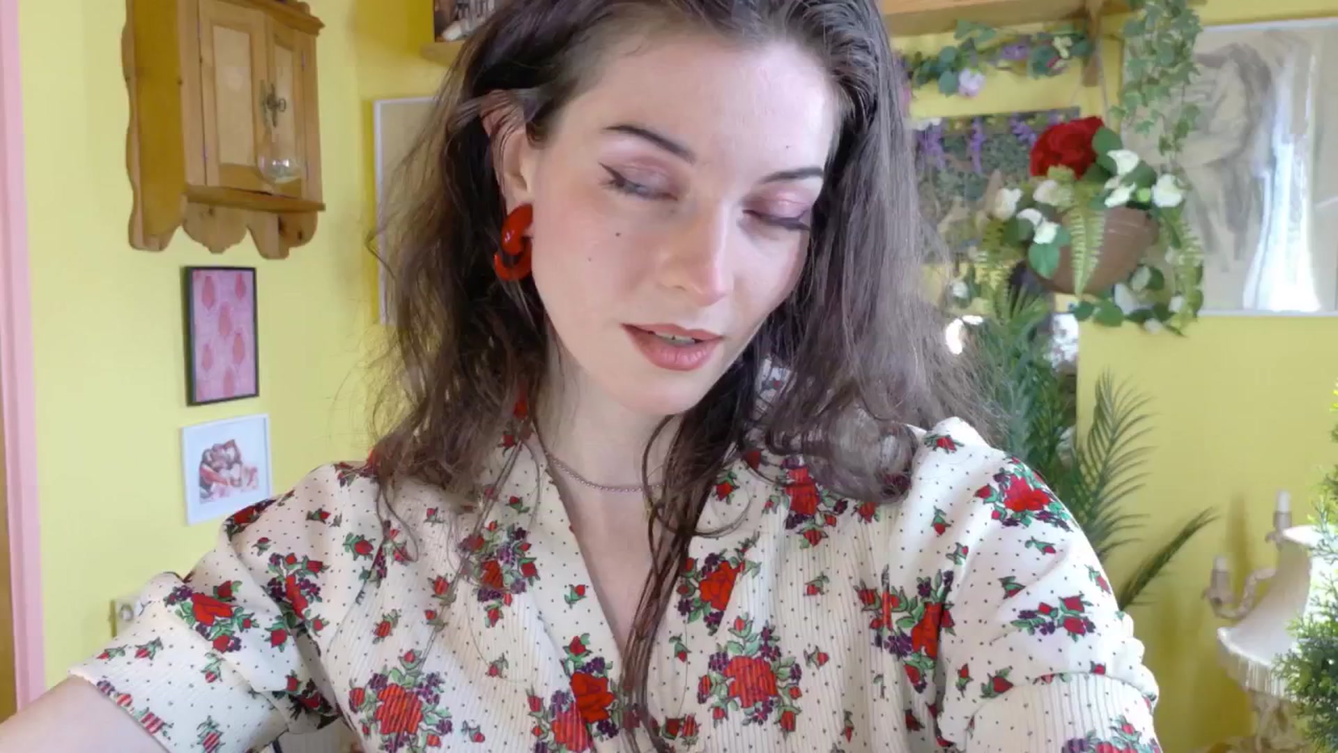 Gallery image thumbnail from sylksiren's myfreecams stream on, 05/14/2025, 14:58 image 18 of 20