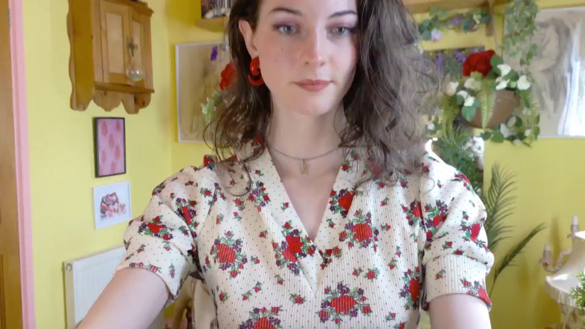 Gallery image thumbnail from sylksiren's myfreecams stream on, 05/14/2025, 15:16 image 14 of 20