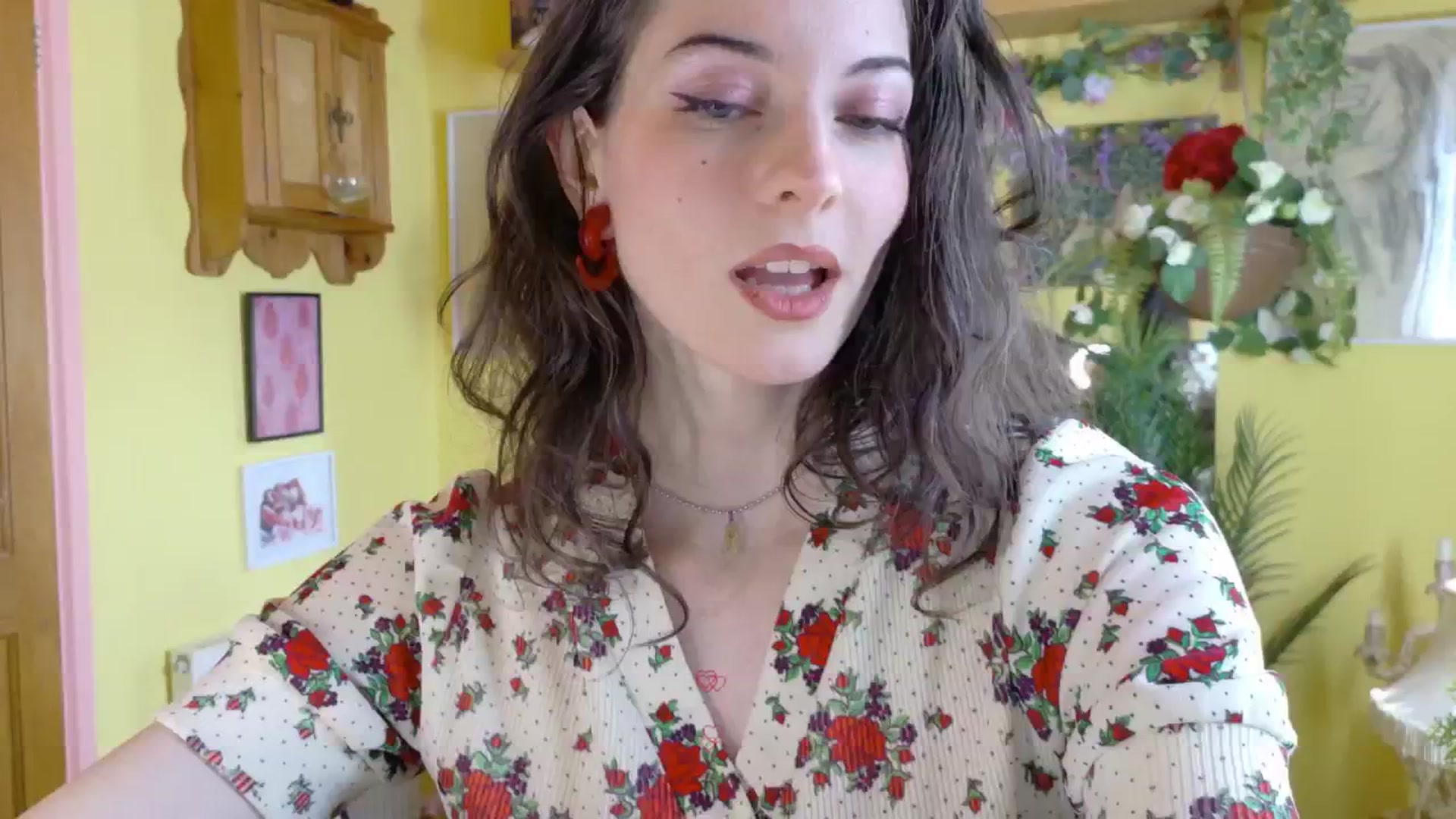 Gallery image thumbnail from sylksiren's myfreecams stream on, 05/14/2025, 15:16 image 6 of 20