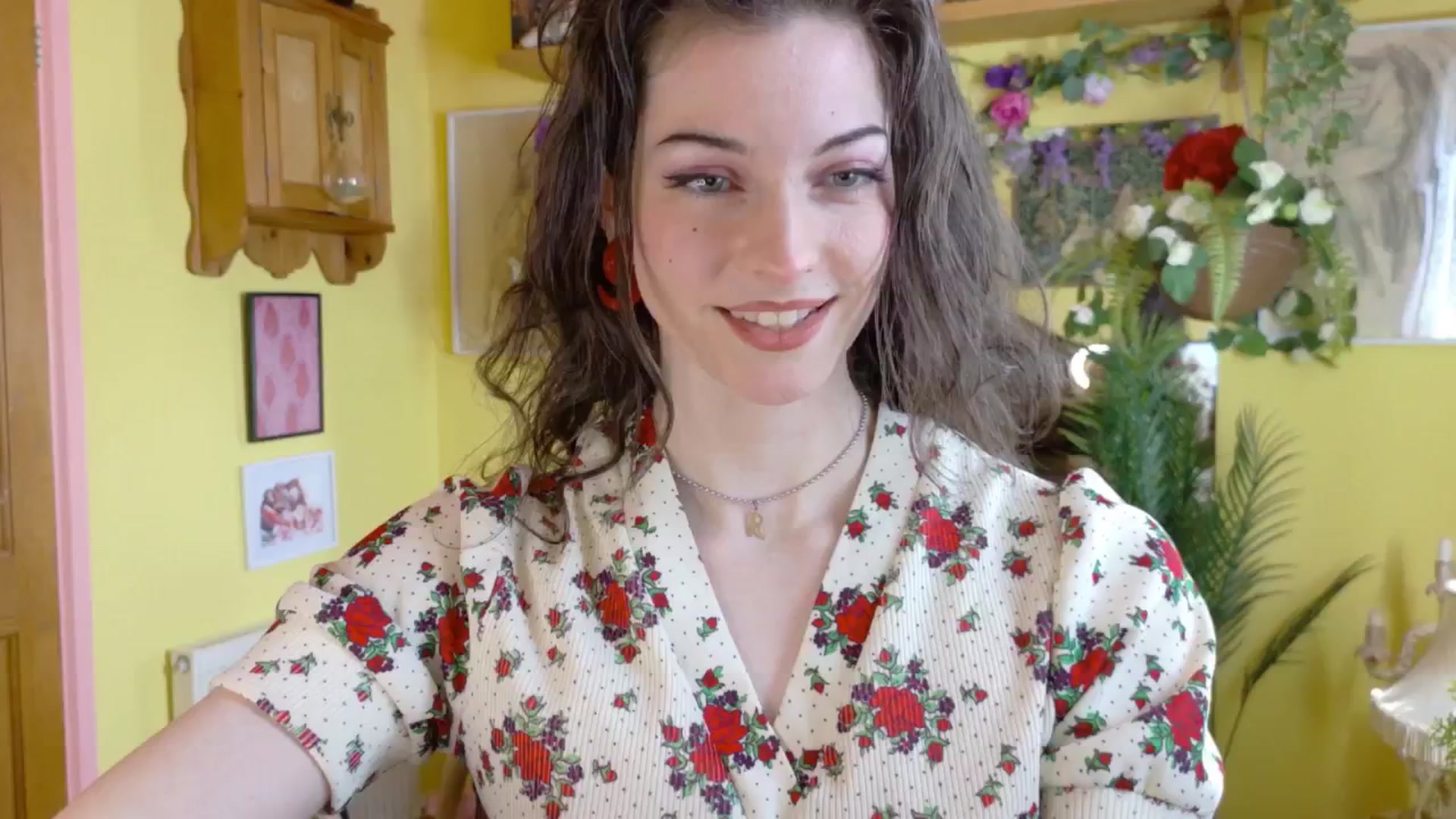 Gallery image thumbnail from sylksiren's myfreecams stream on, 05/14/2025, 15:16 image 7 of 20