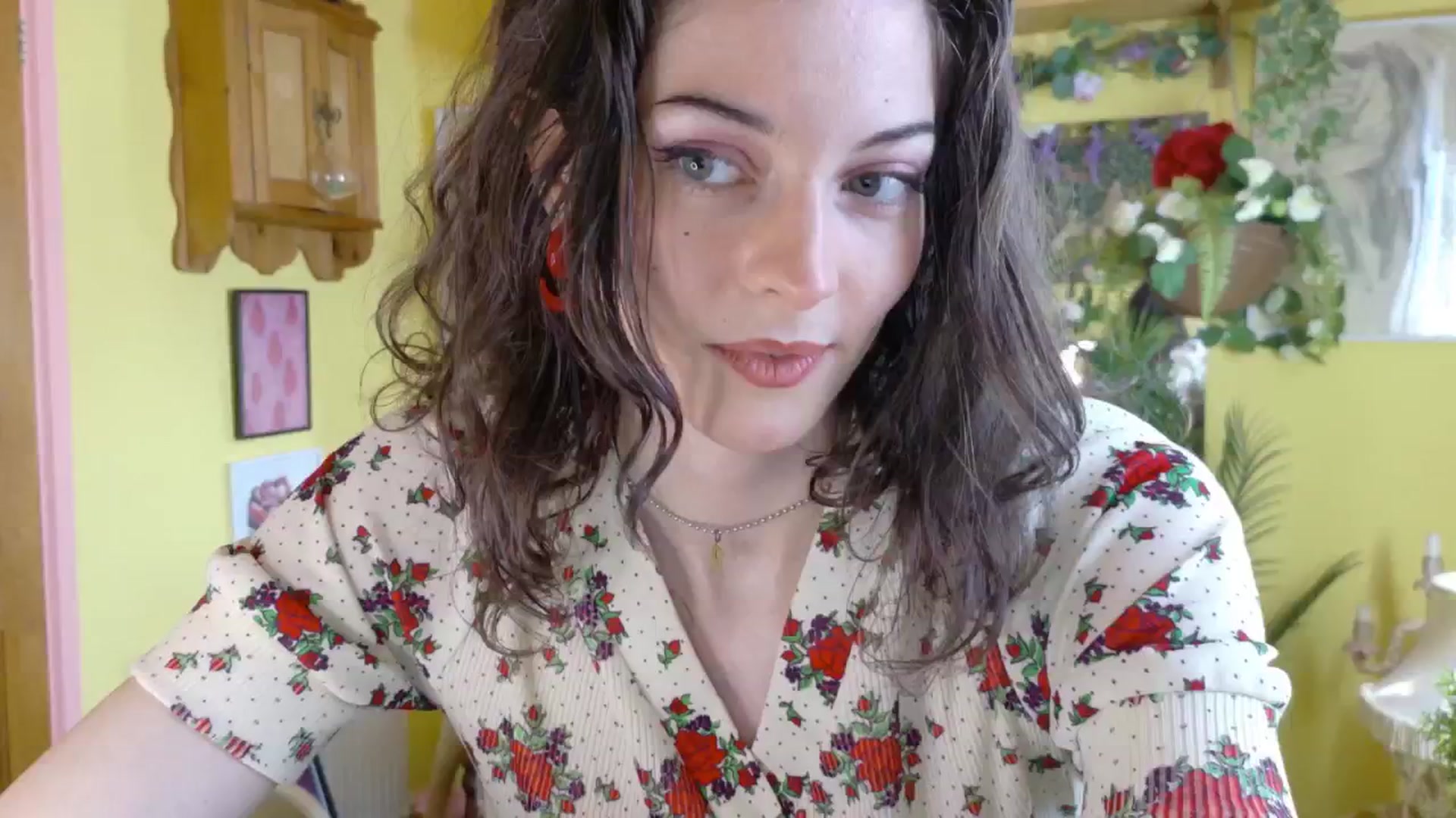 Gallery image thumbnail from sylksiren's myfreecams stream on, 05/14/2025, 15:16 image 13 of 20