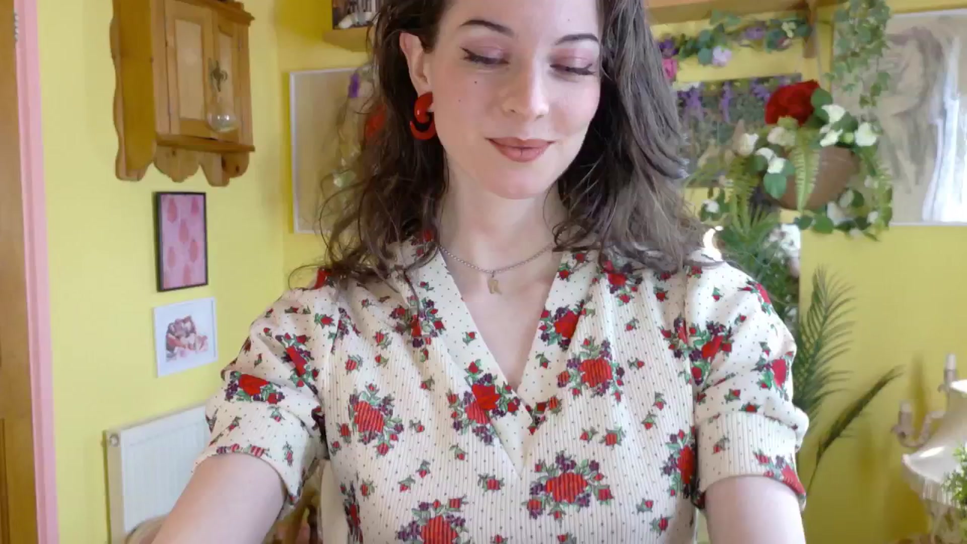Gallery image thumbnail from sylksiren's myfreecams stream on, 05/14/2025, 15:16 image 16 of 20